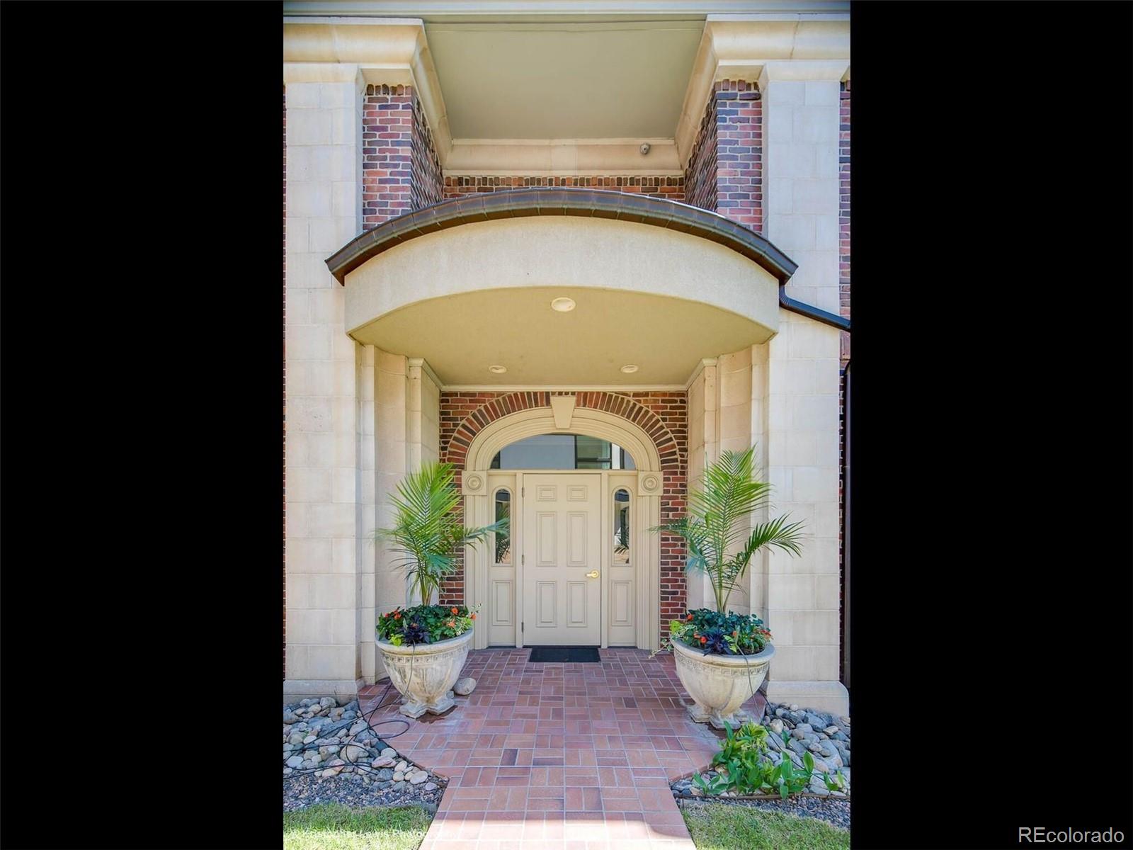 301 Garfield Street Unit: 1E