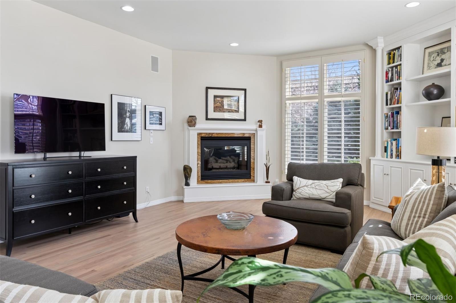 301 Garfield Street Unit: 1E