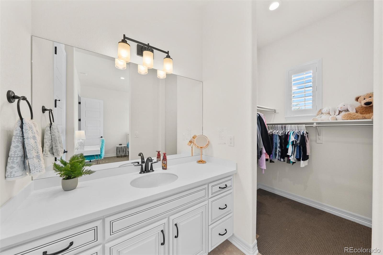 21786 Tyrolite Avenue