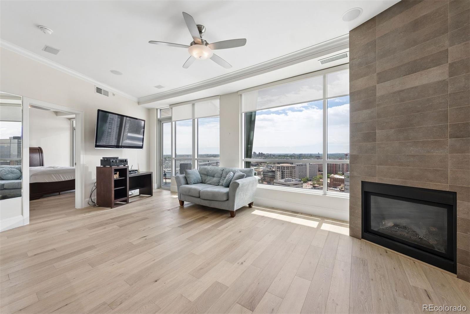 2001 N Lincoln Street Unit: 2310