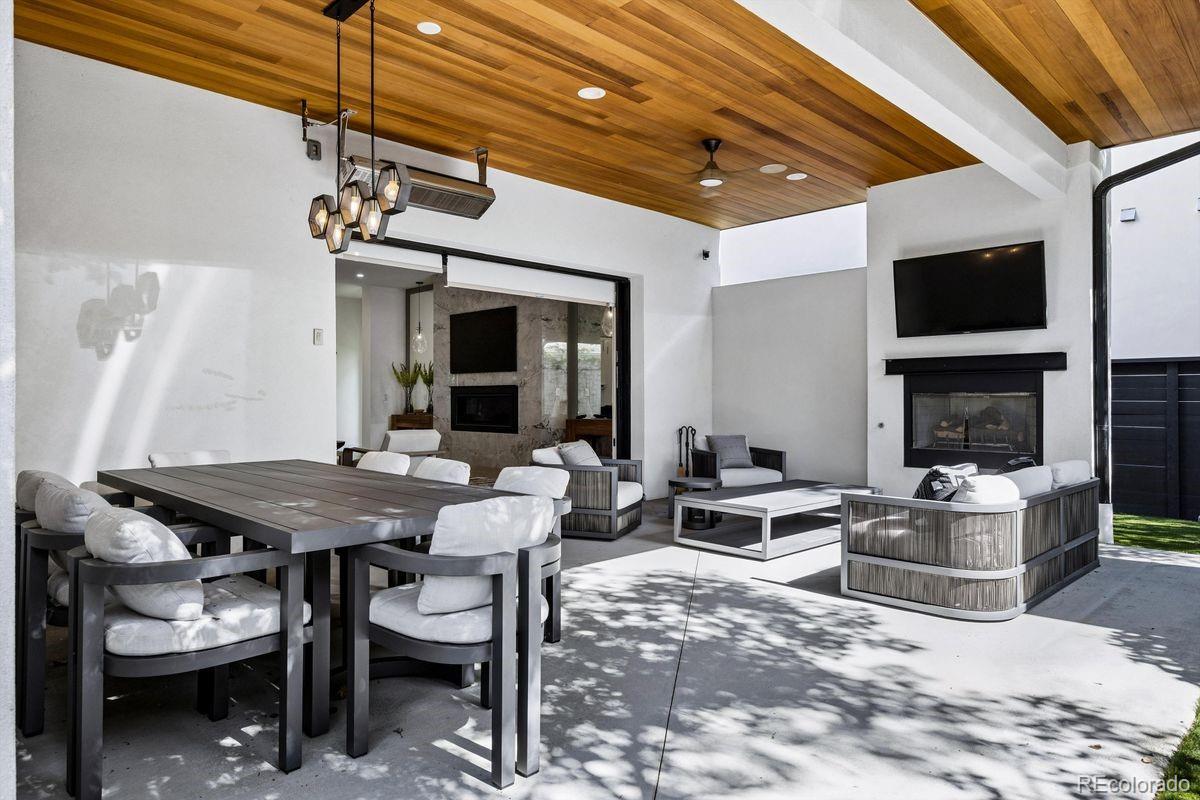 2821 E Cedar Avenue Unit: 17