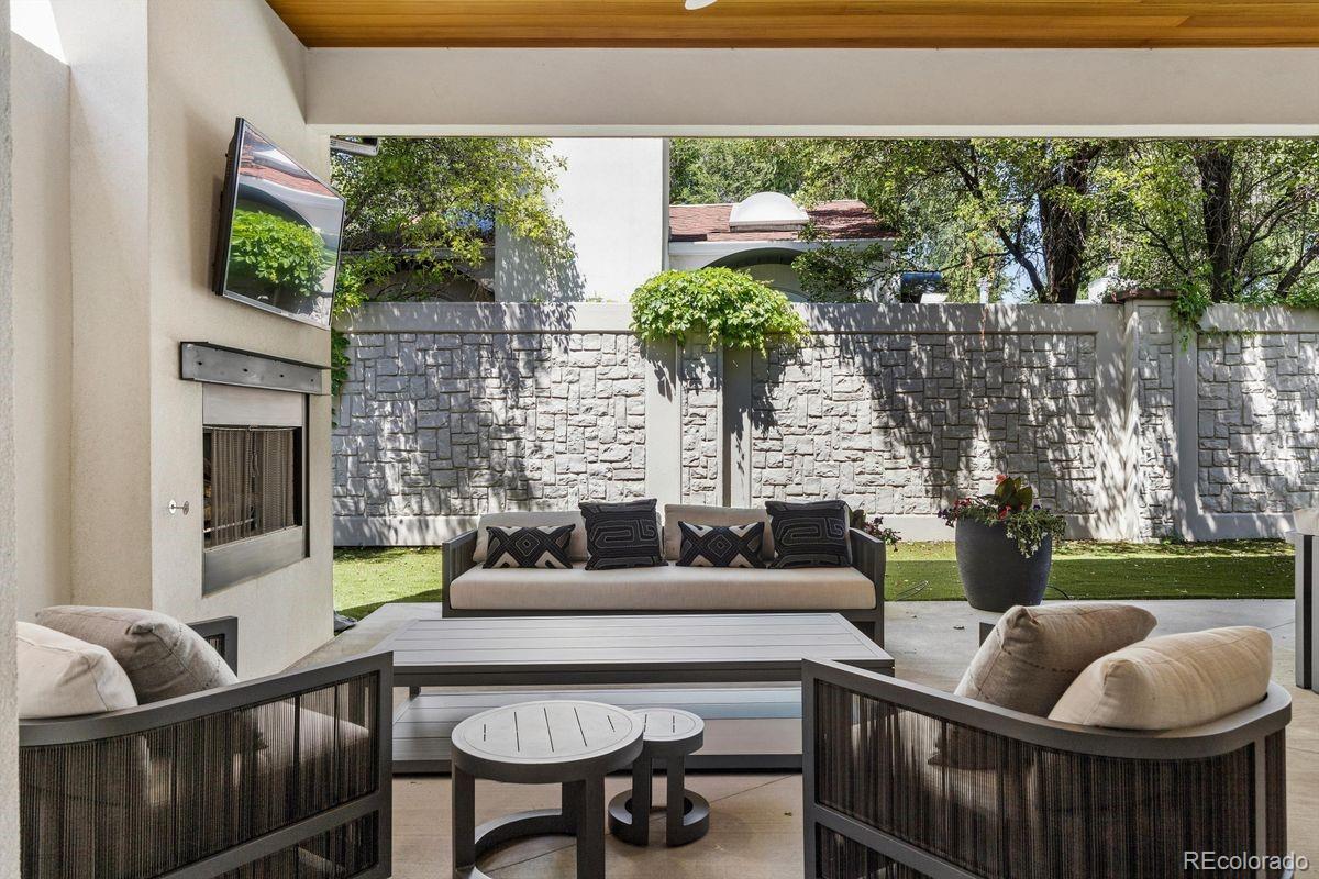 2821 E Cedar Avenue Unit: 17