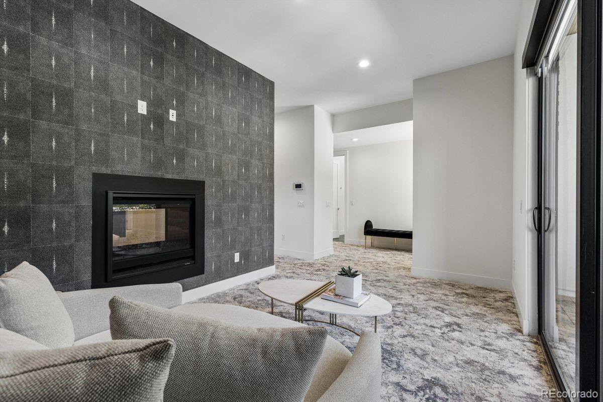 2821 E Cedar Avenue Unit: 17