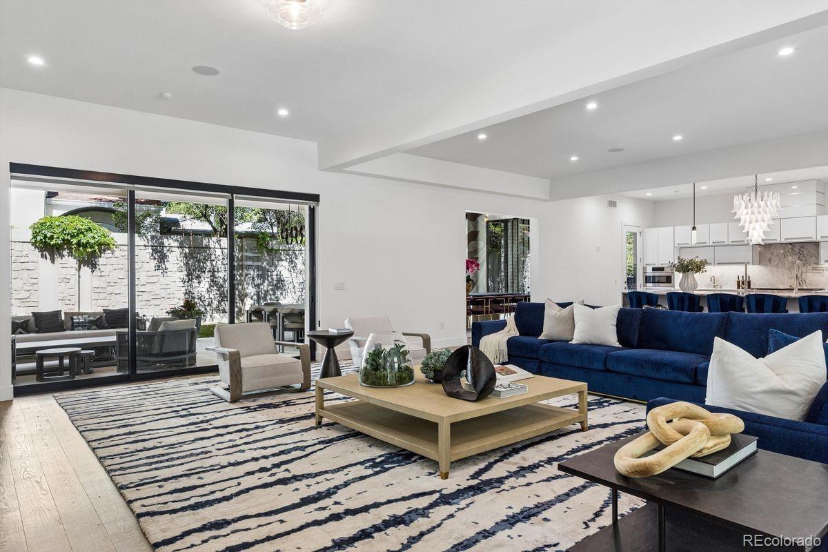 2821 E Cedar Avenue Unit: 17