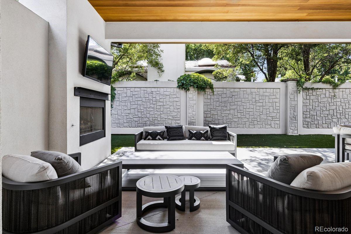 2821 E Cedar Avenue Unit: 17