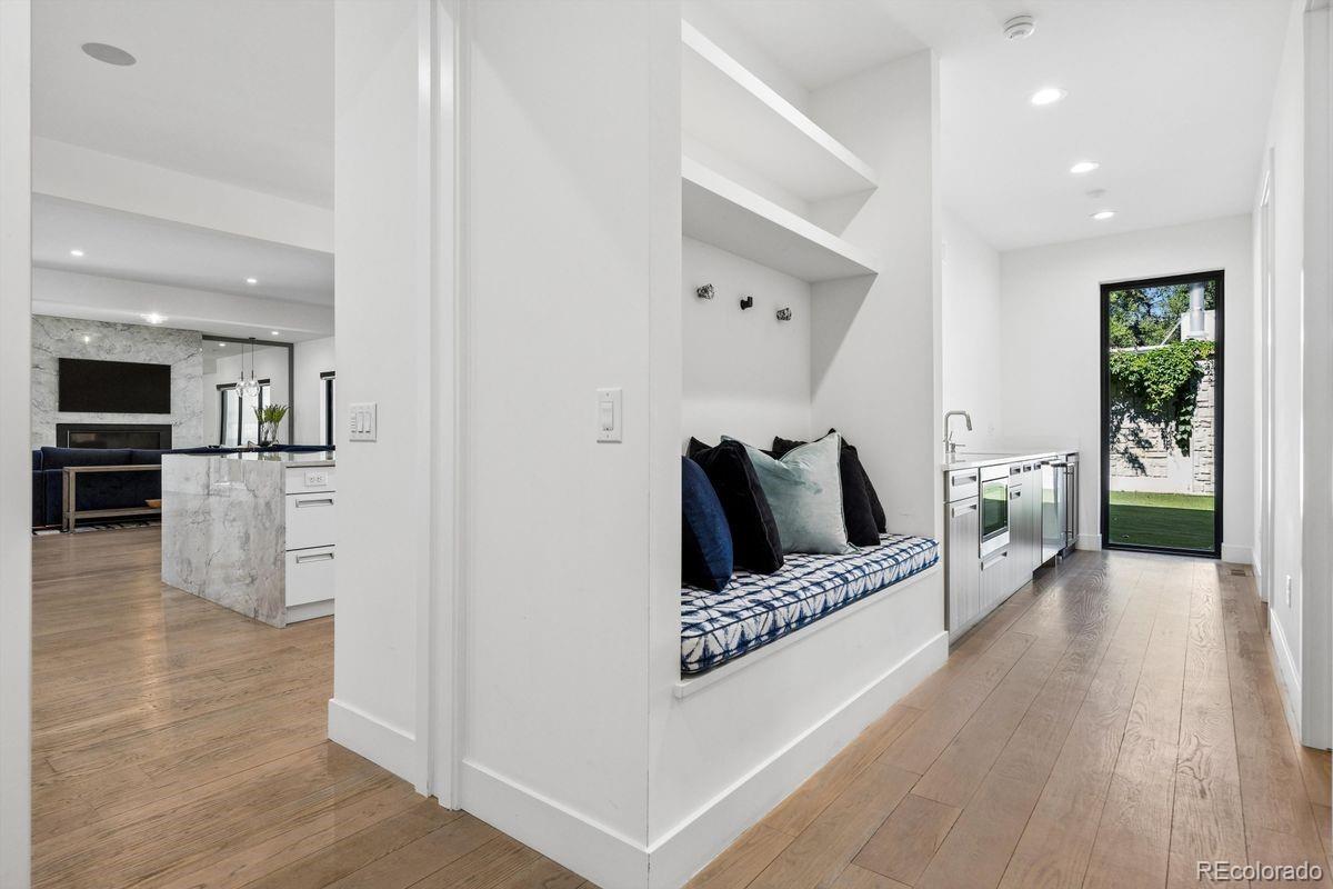 2821 E Cedar Avenue Unit: 17