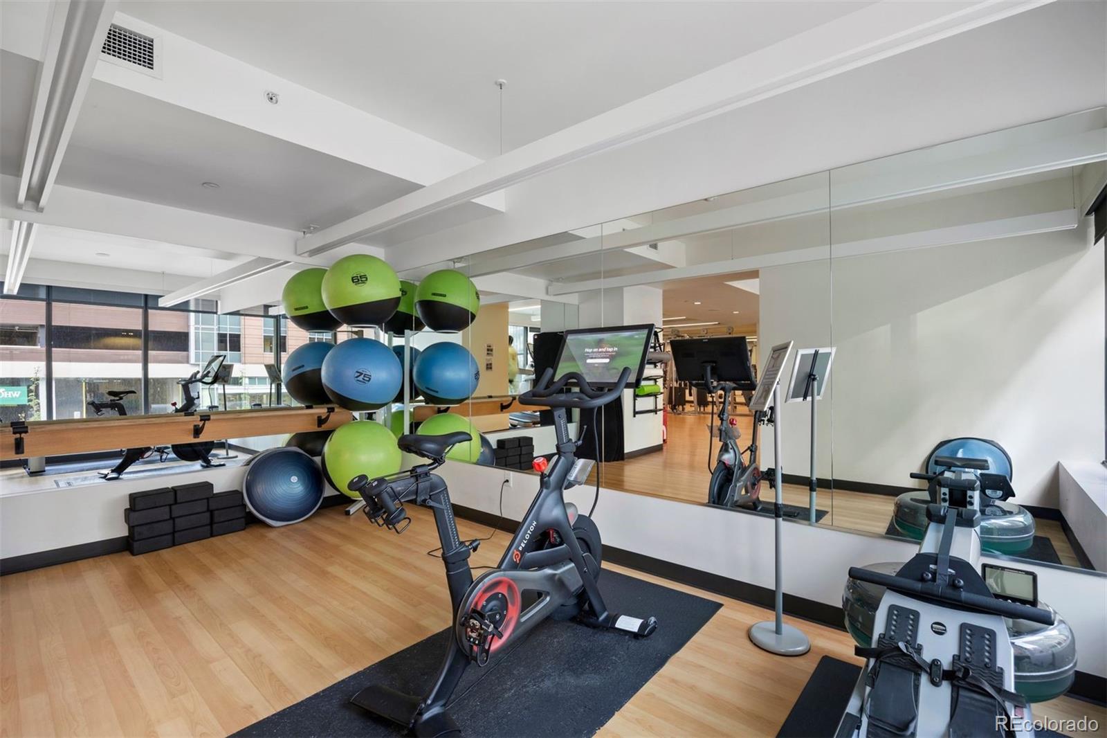 1750 Wewatta Street Unit: 1001