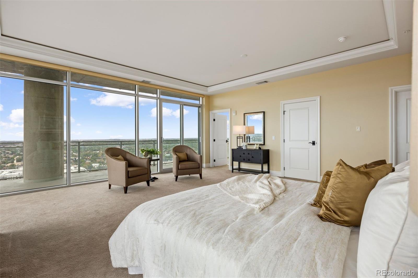 2001 Lincoln Street Unit: 2820