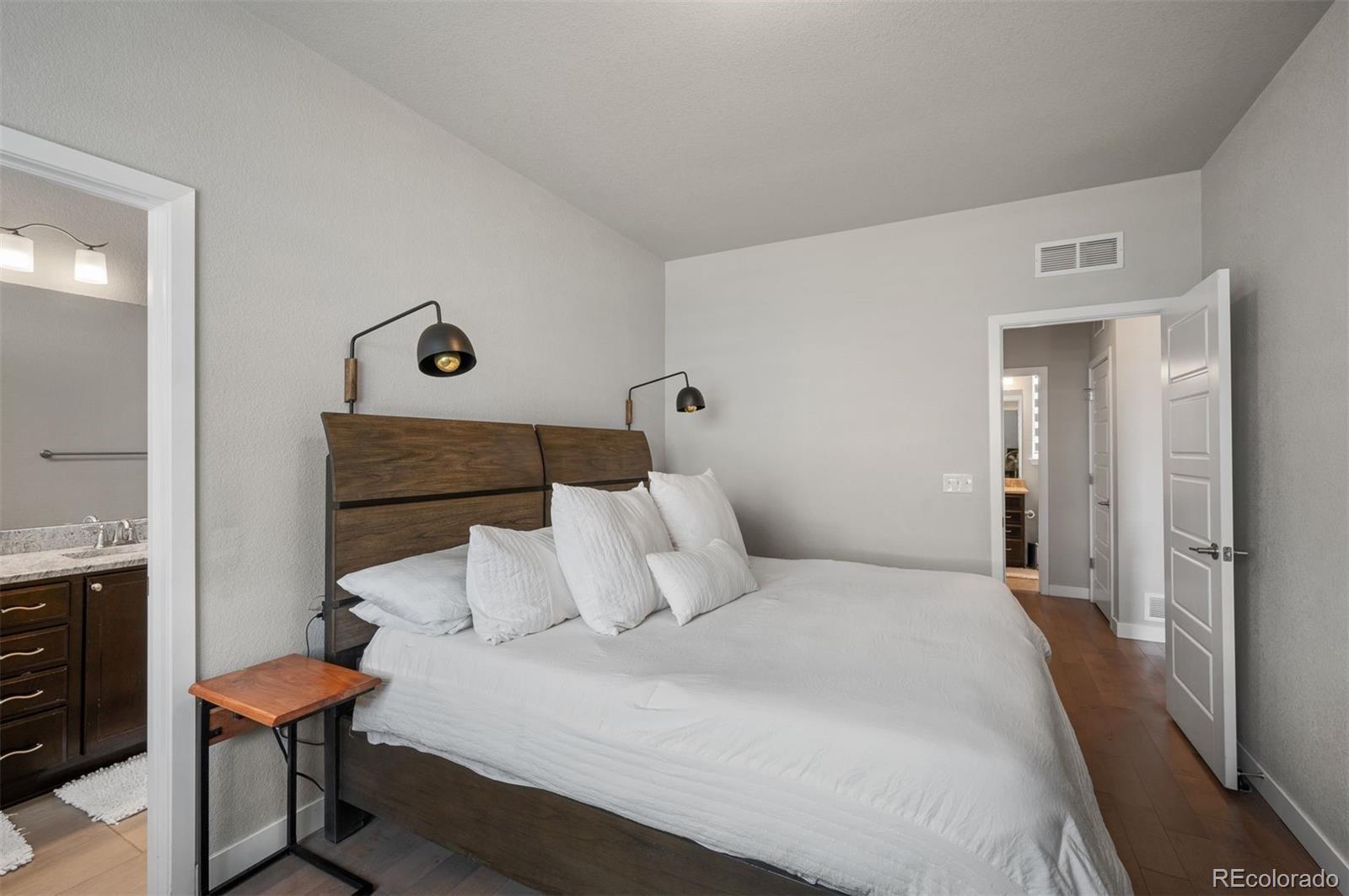 694 E Hinsdale Avenue