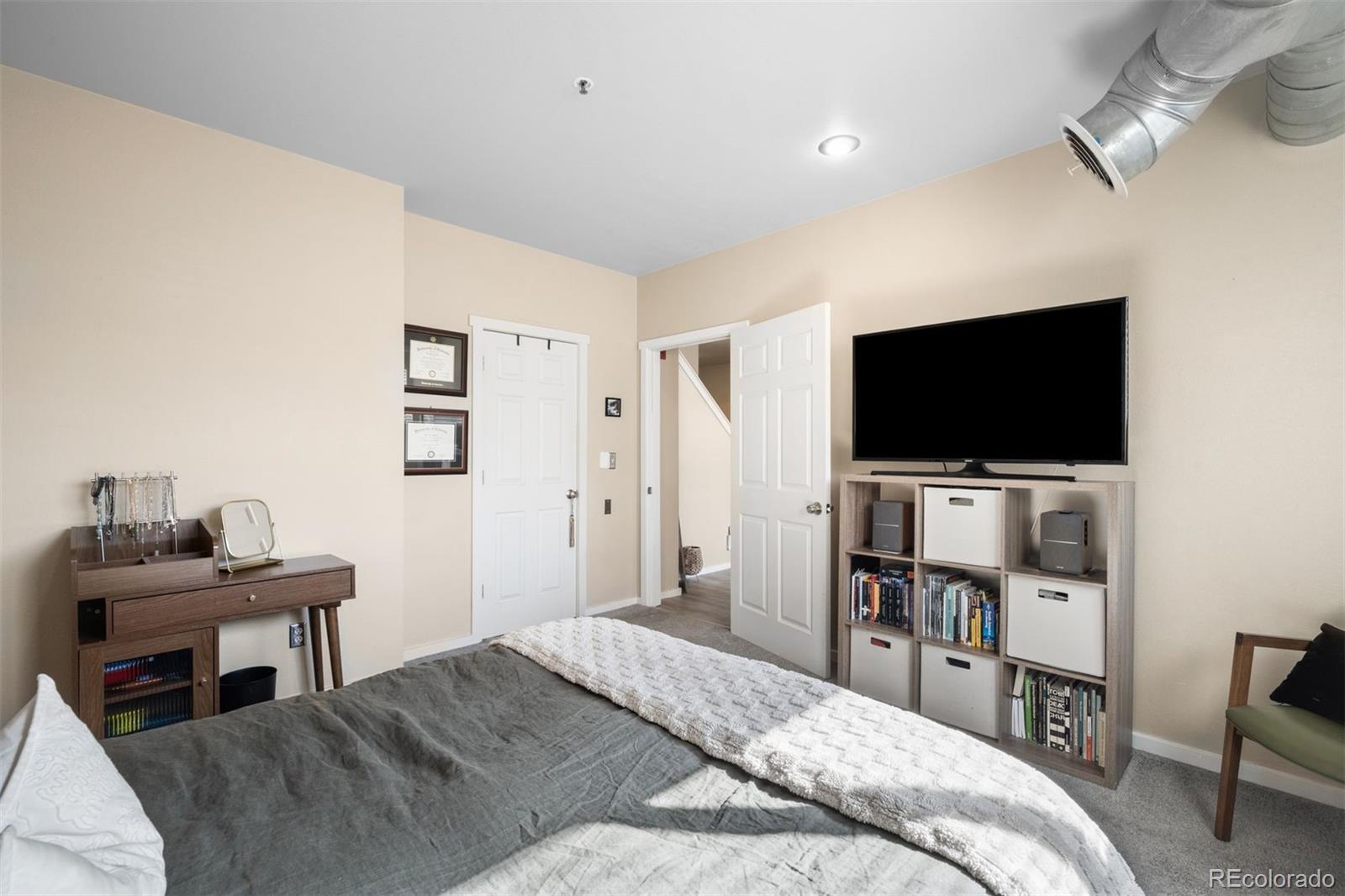 70 W 6th Avenue Unit: 100