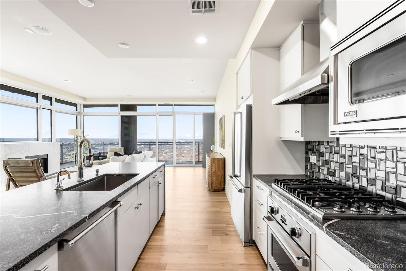 2001 Lincoln Street Unit: 3121