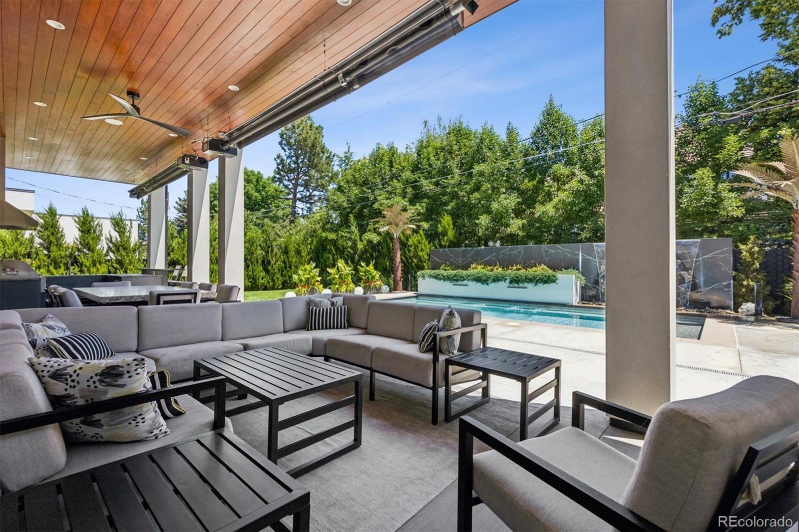 164 S Fairfax Street