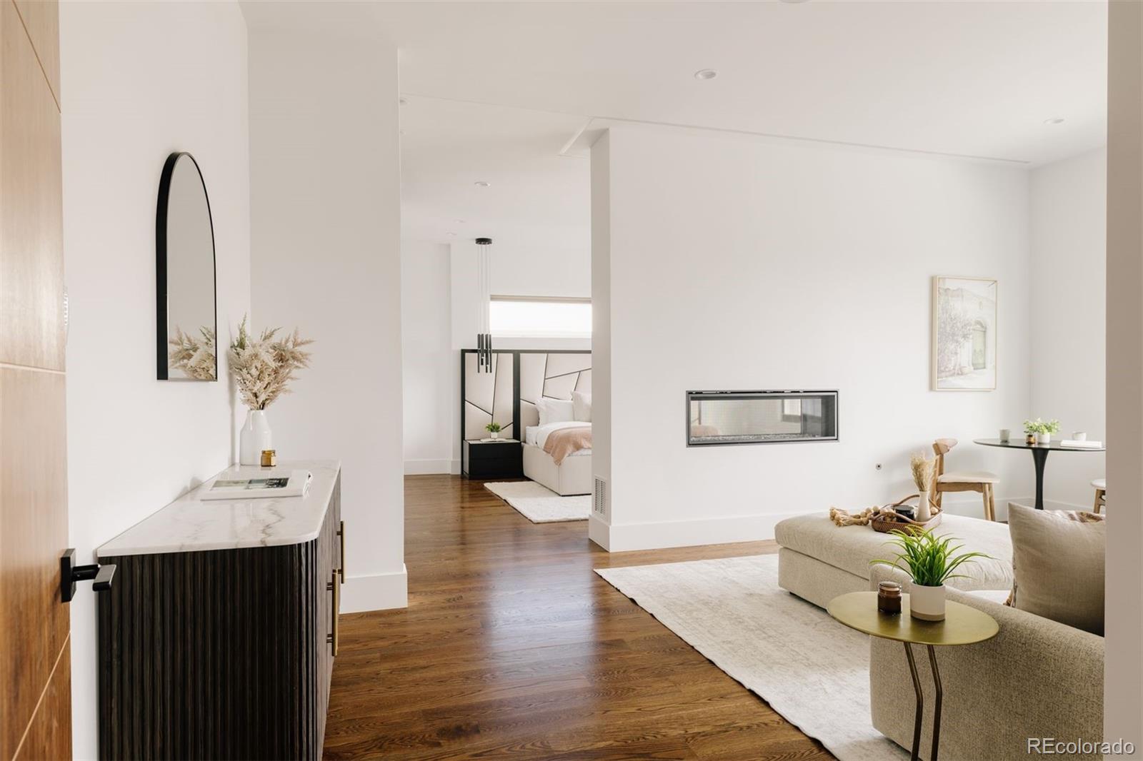 164 S Fairfax Street