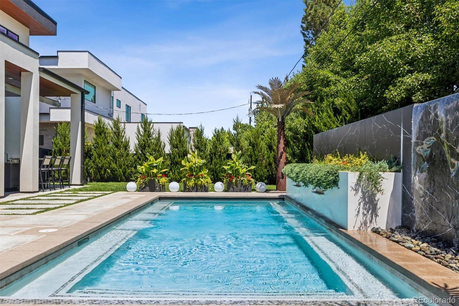 164 S Fairfax Street