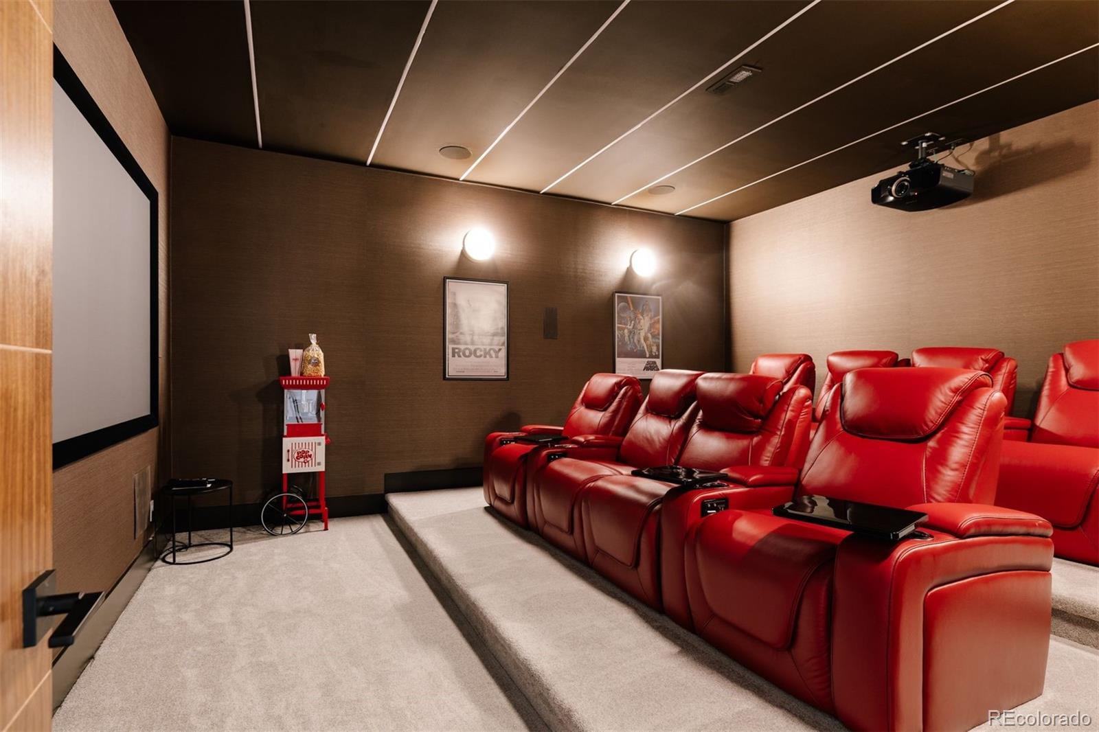 164 S Fairfax Street