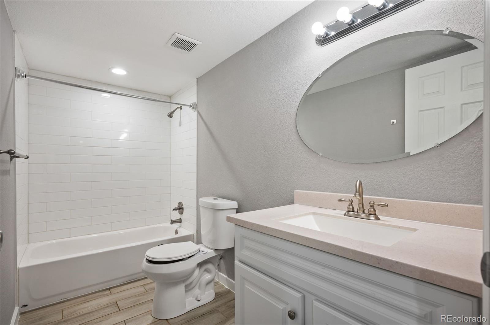 1422 N Quebec Street