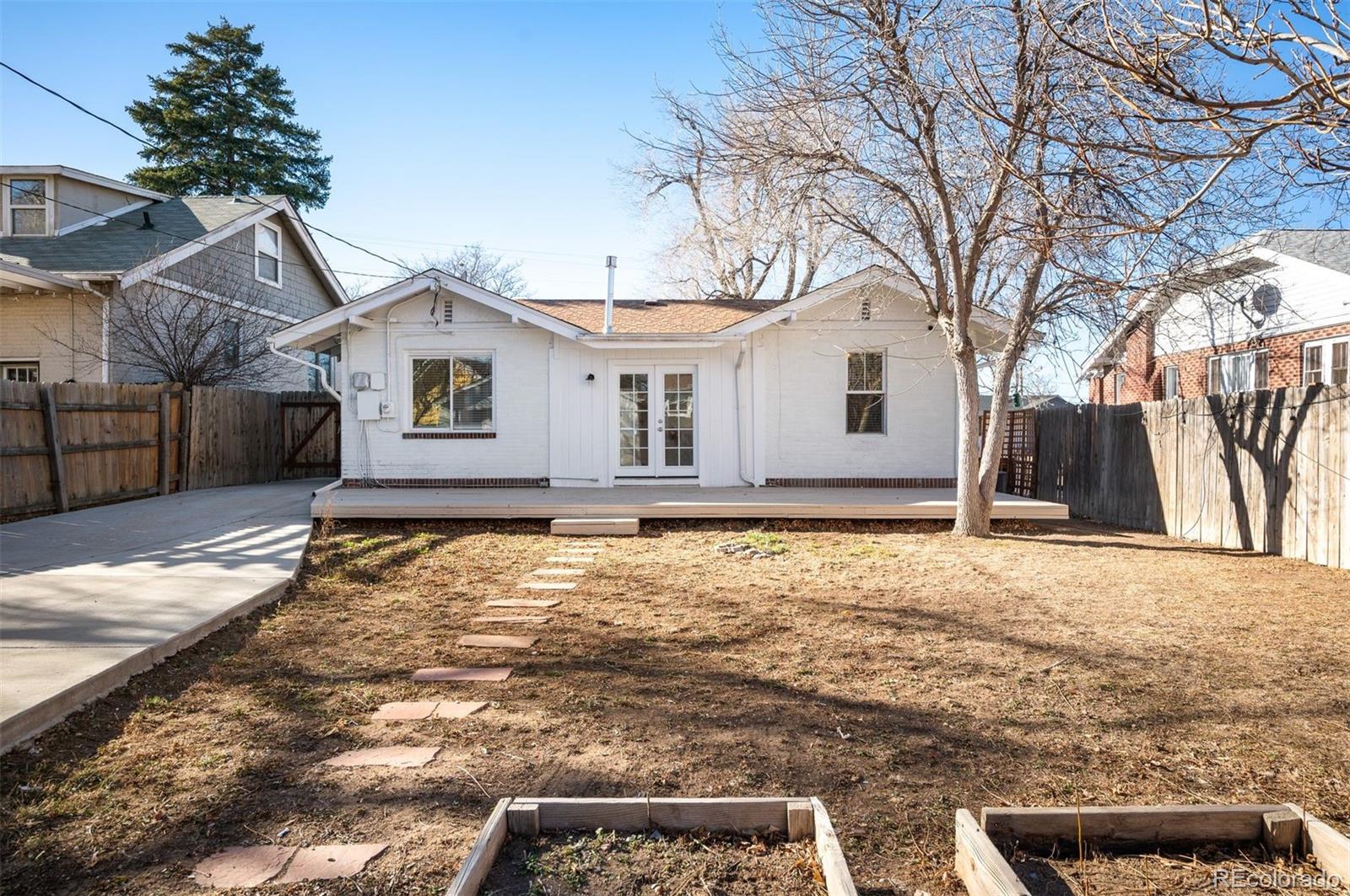 1422 N Quebec Street