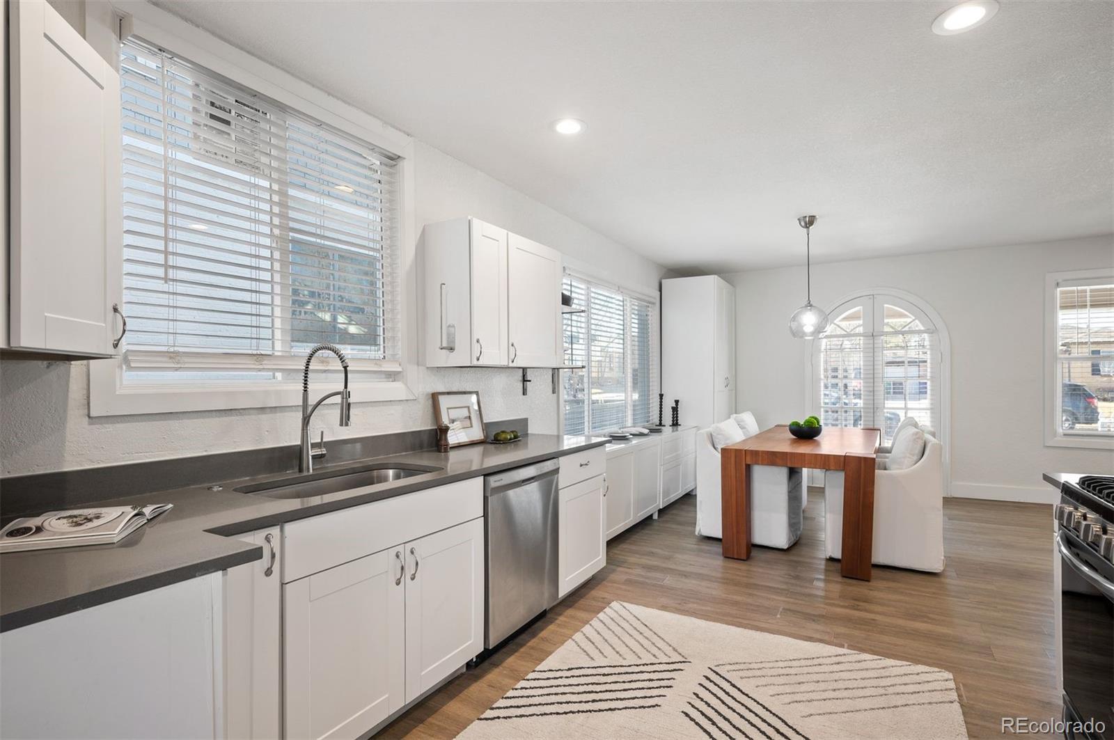 1422 N Quebec Street