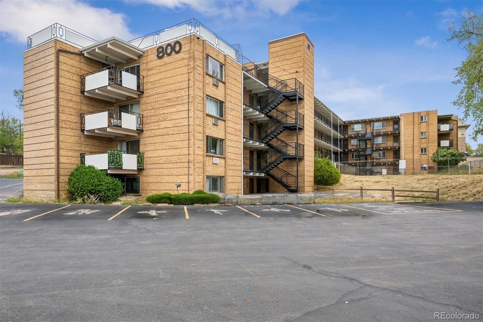 800 W Belleview Avenue Unit: 306