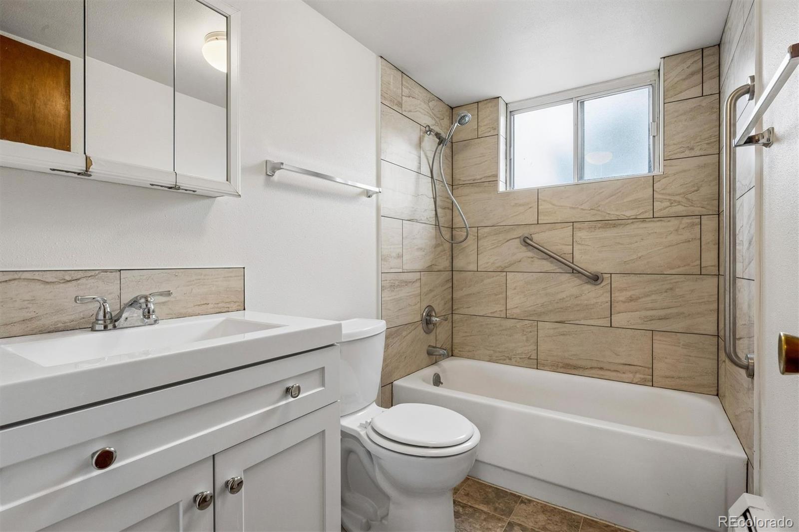 800 W Belleview Avenue Unit: 306