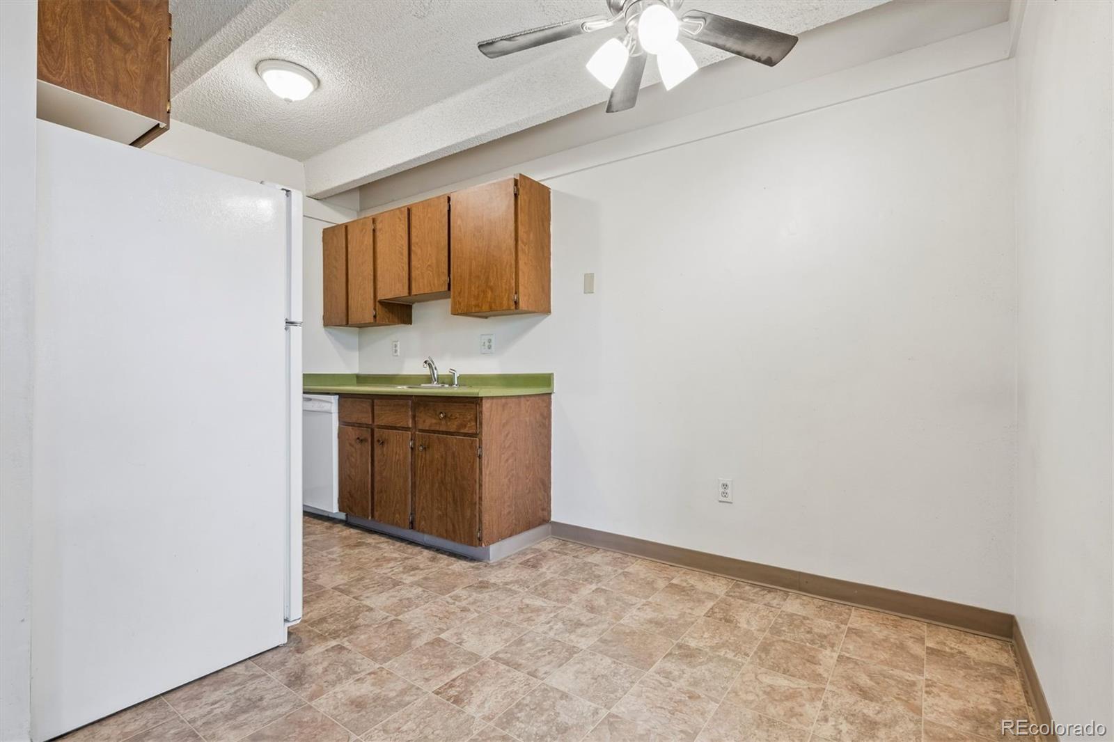 800 W Belleview Avenue Unit: 306