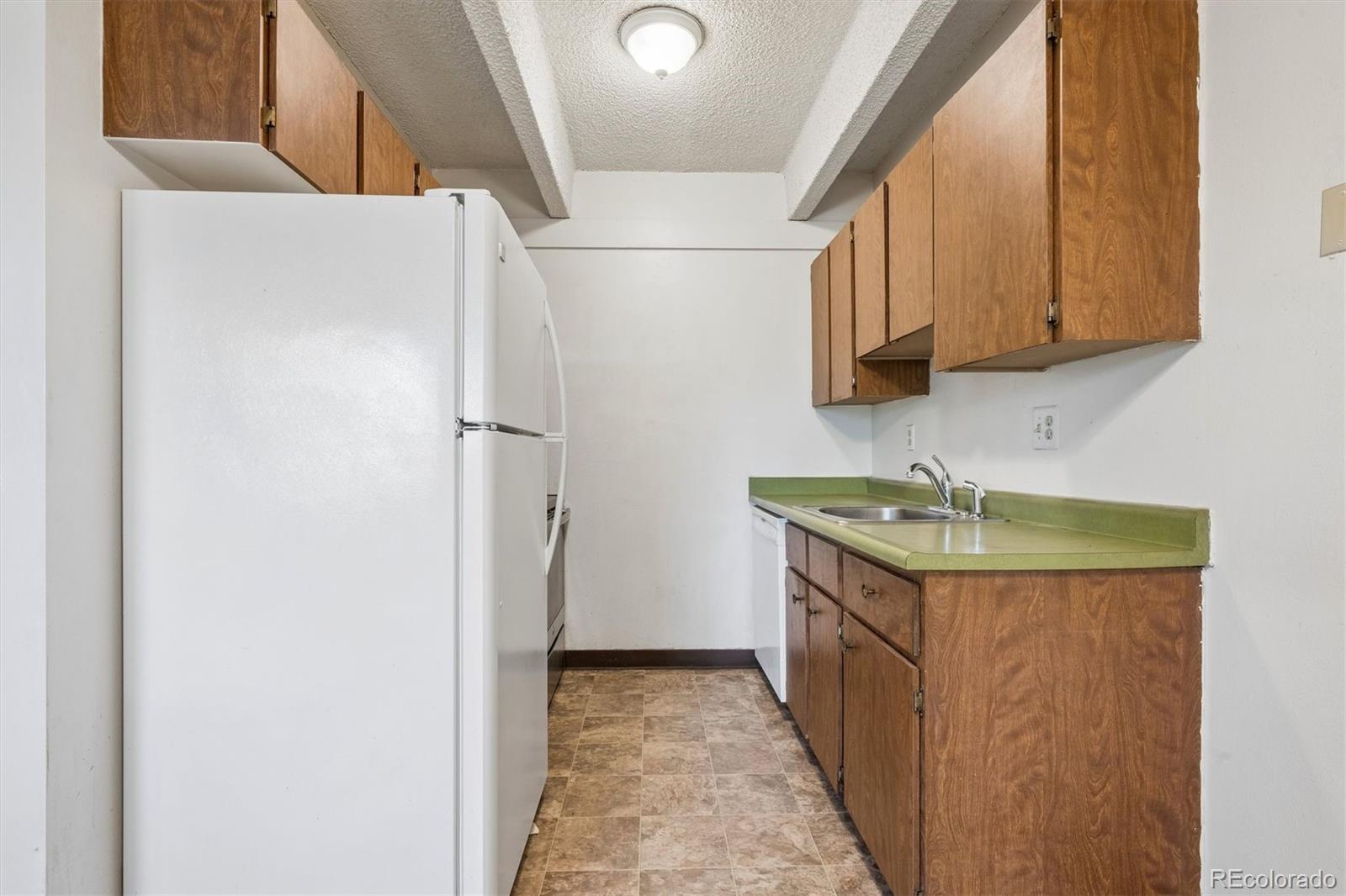 800 W Belleview Avenue Unit: 306