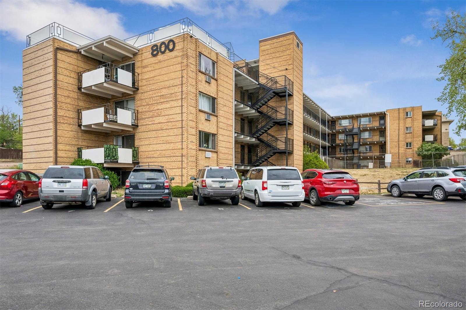 800 W Belleview Avenue Unit: 306