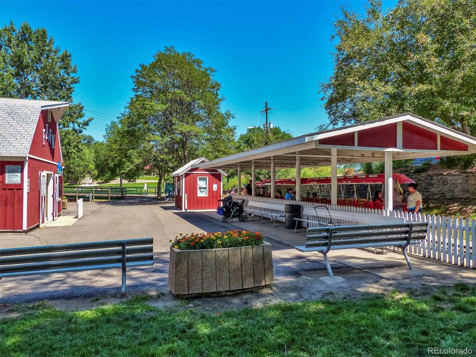800 W Belleview Avenue Unit: 306