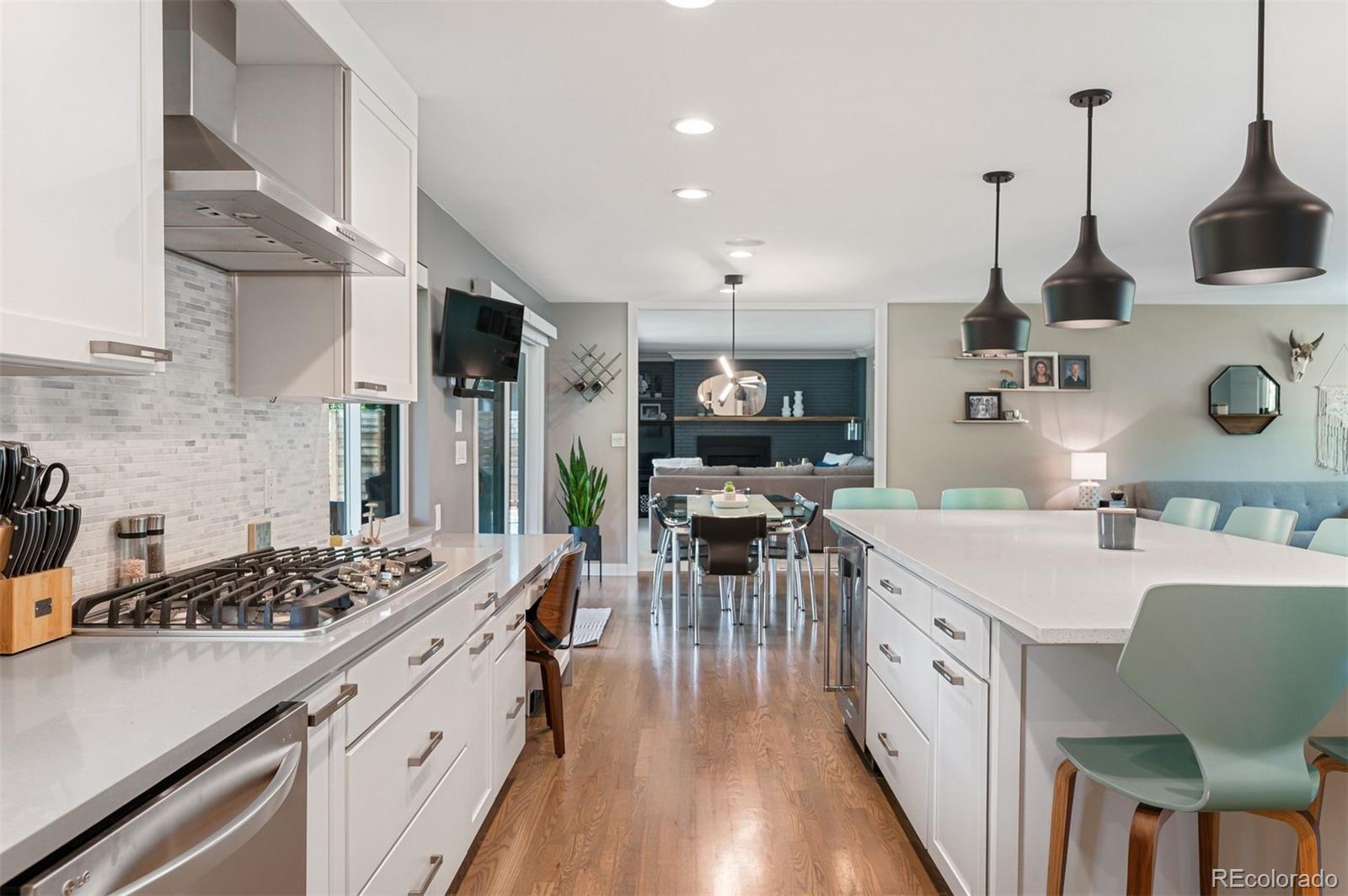 2471 S Jasmine Place