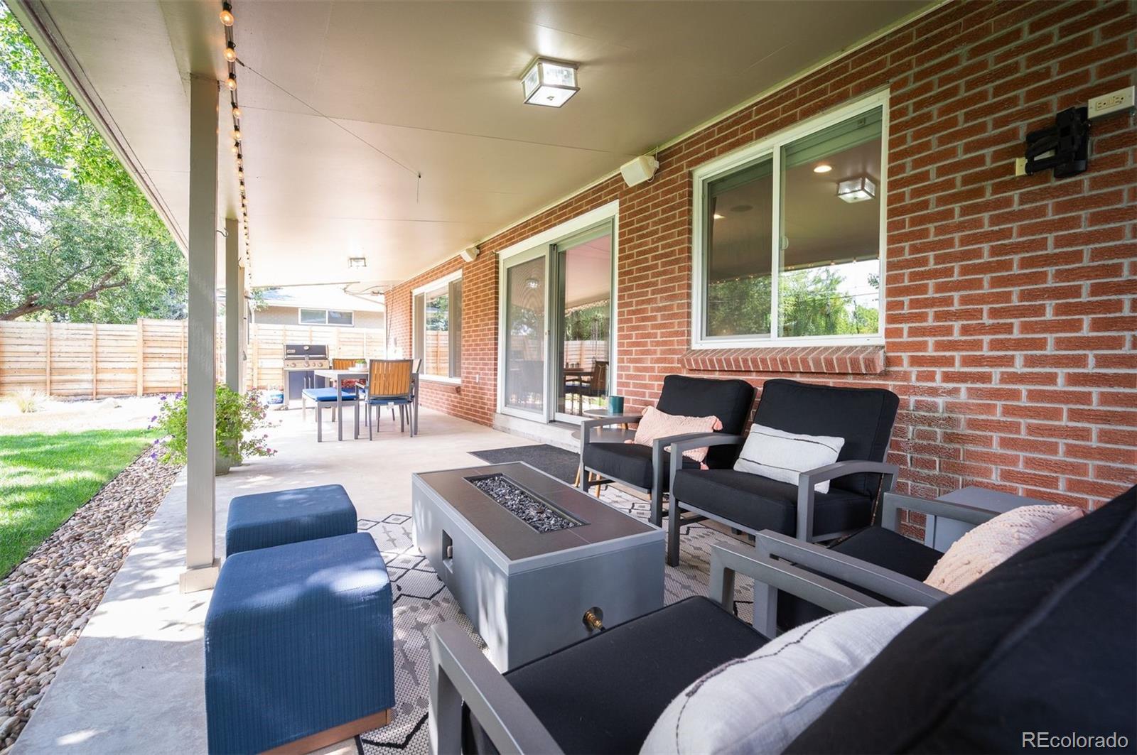 2471 S Jasmine Place