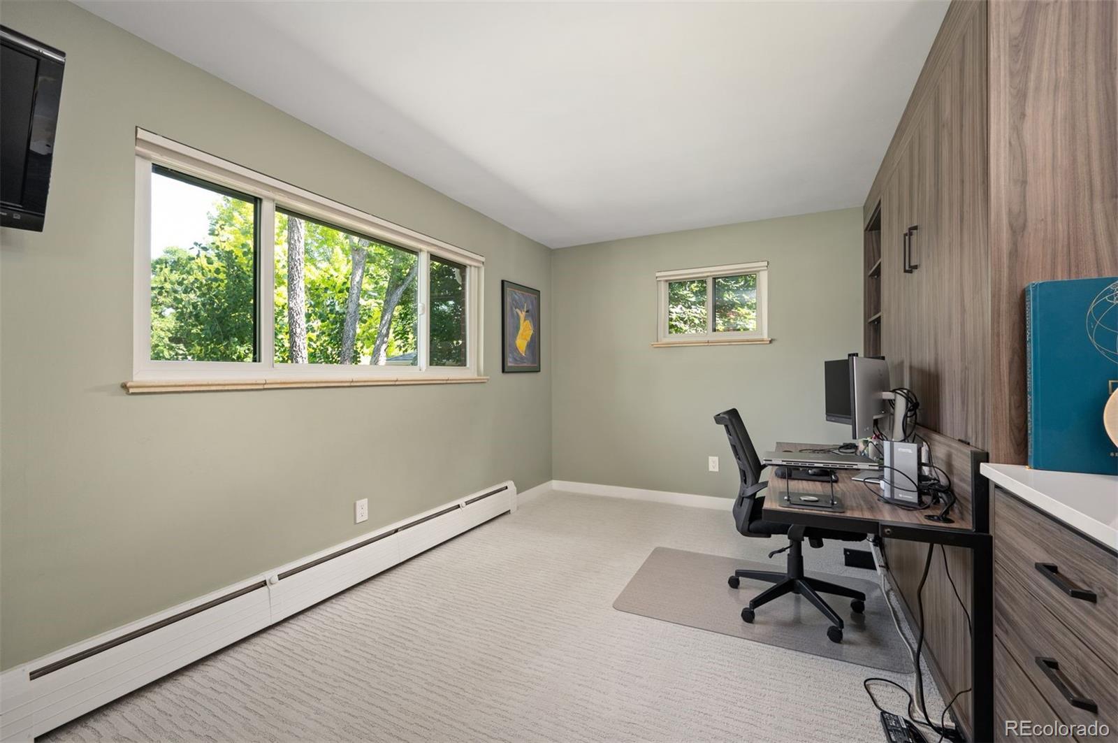 2471 S Jasmine Place