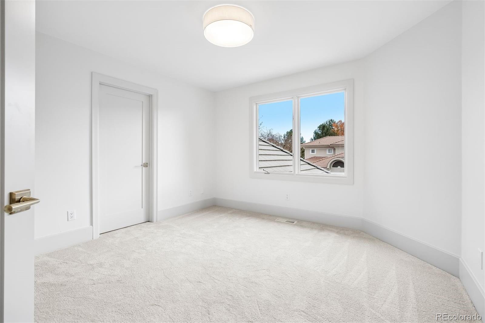 400 S Steele Street Unit: 63