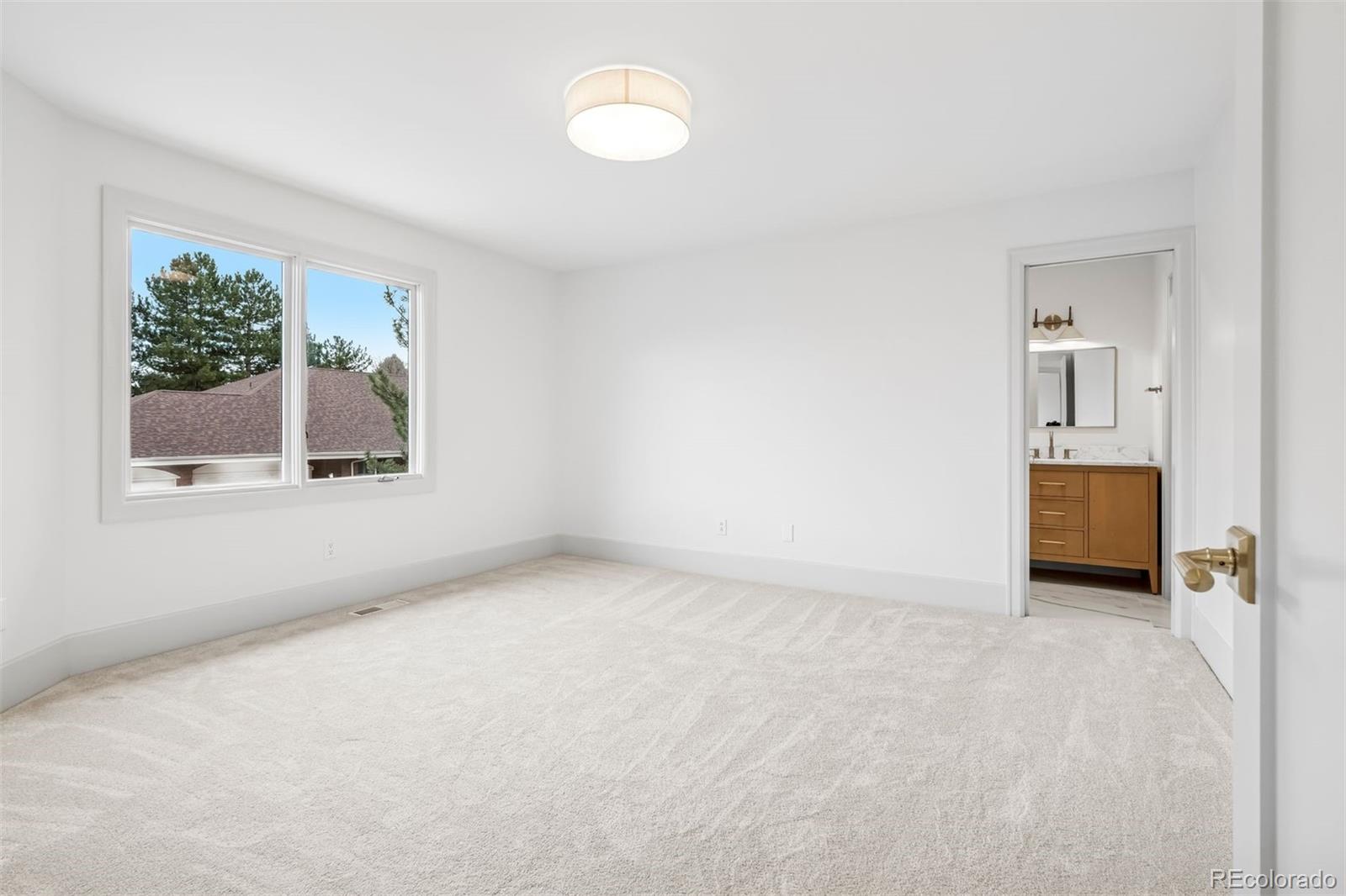 400 S Steele Street Unit: 63