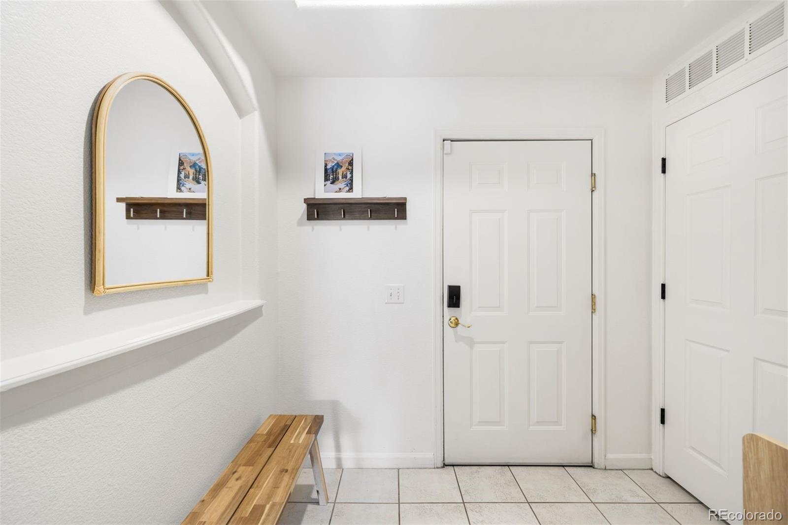 1727 N Pearl Street Unit: 204