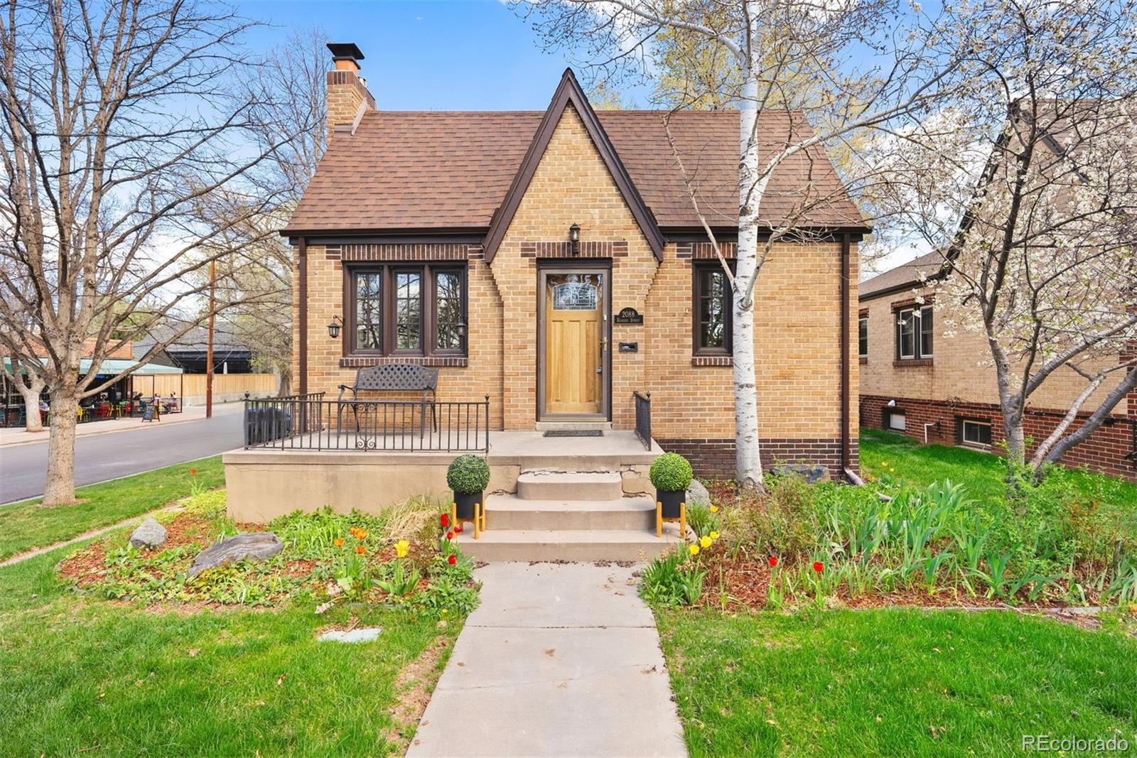 2088 Kearney Street