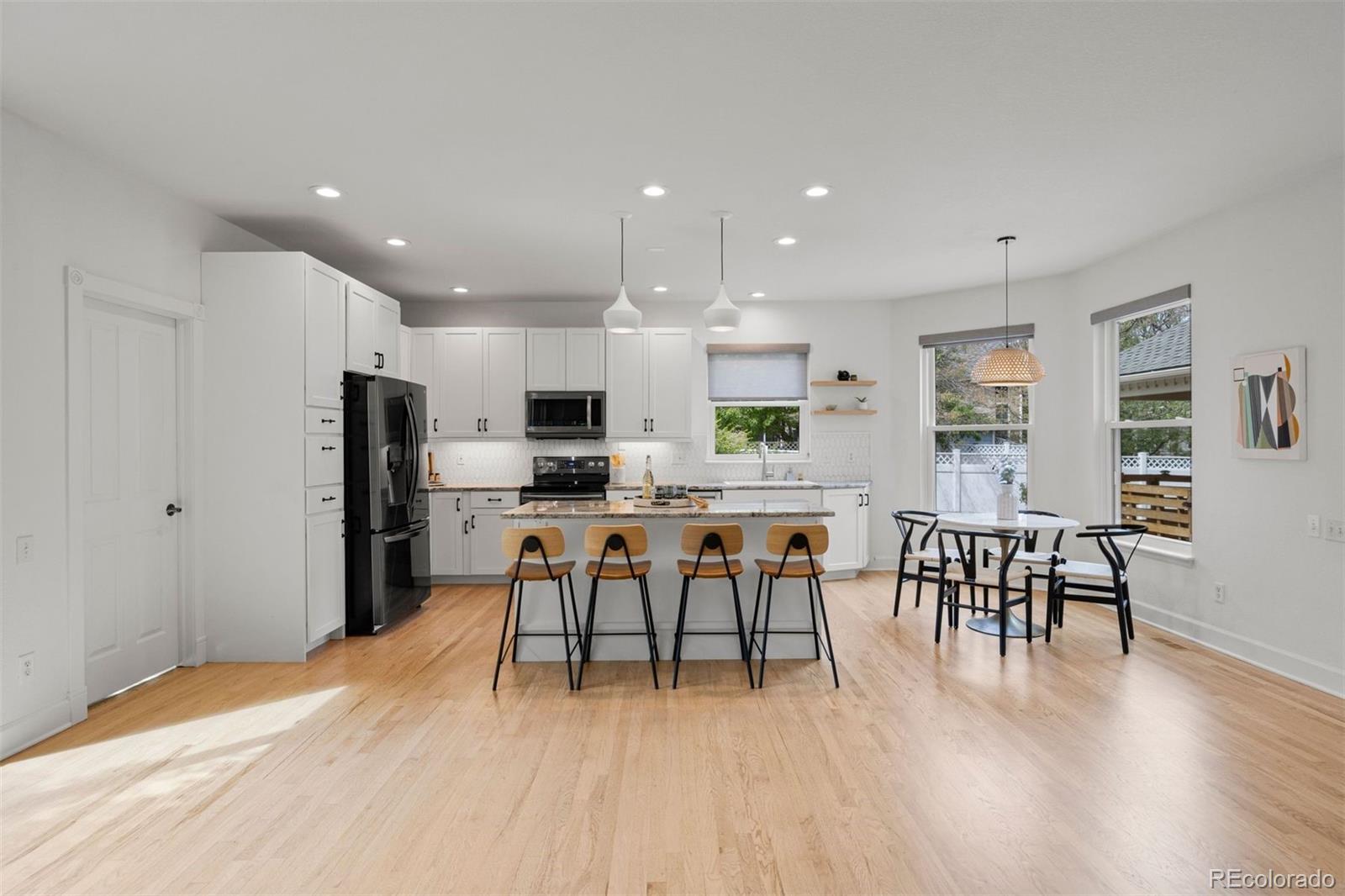 7602 E 8th Place