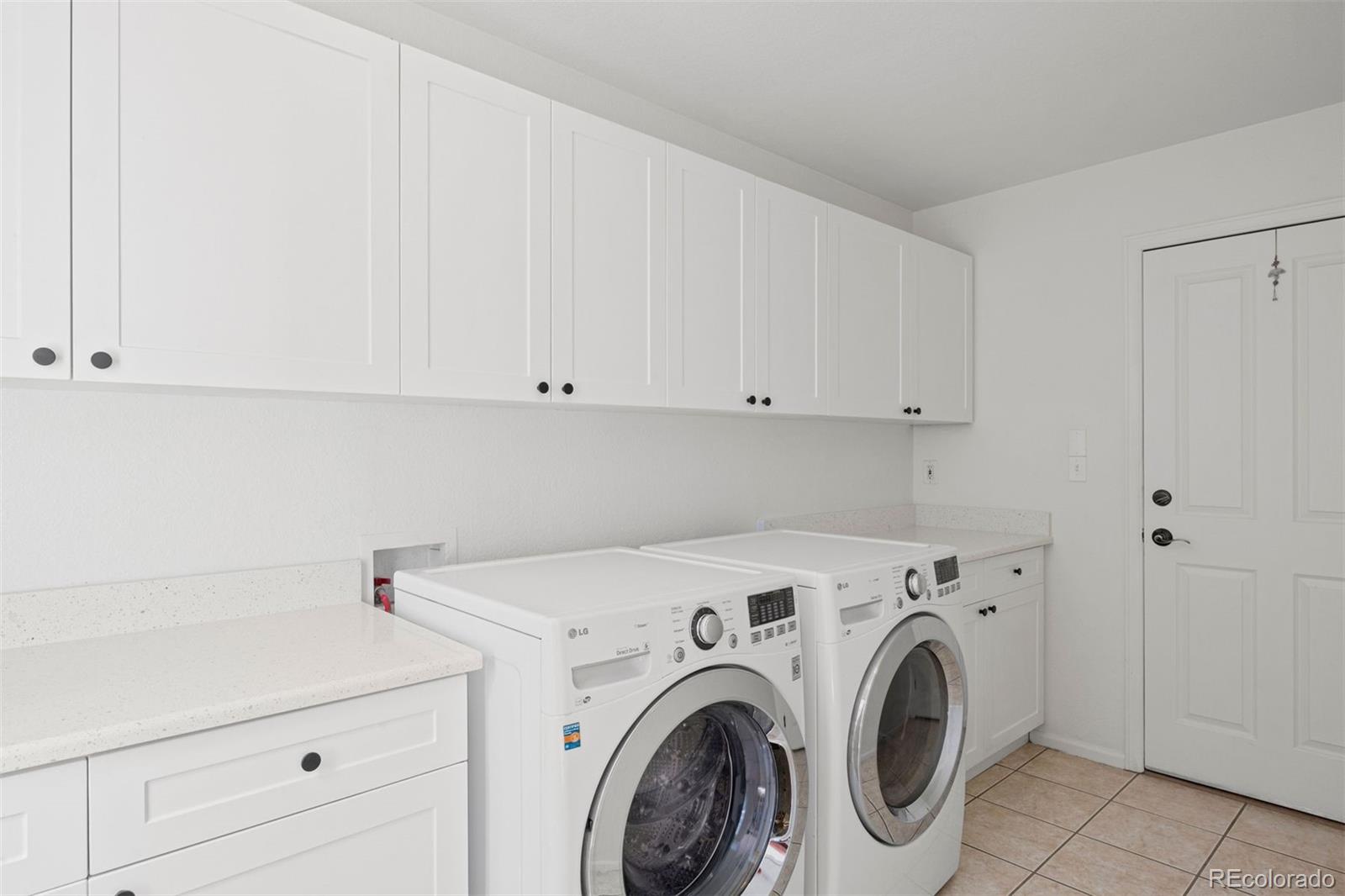 7602 E 8th Place