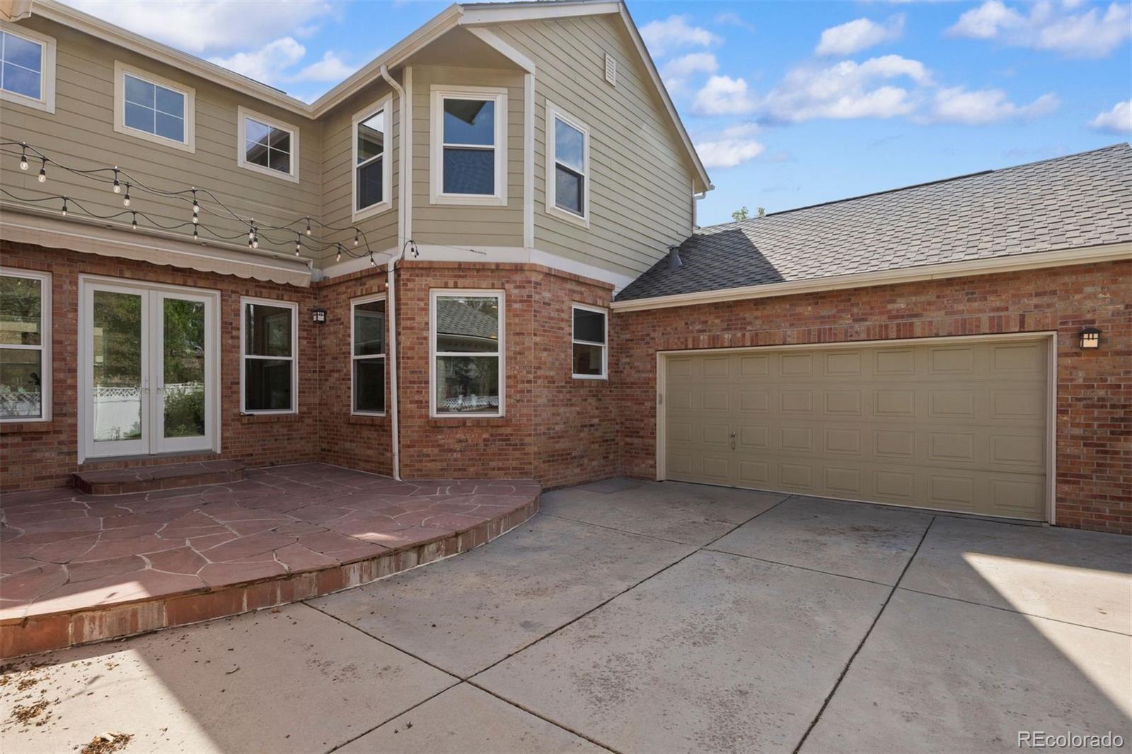 7602 E 8th Place
