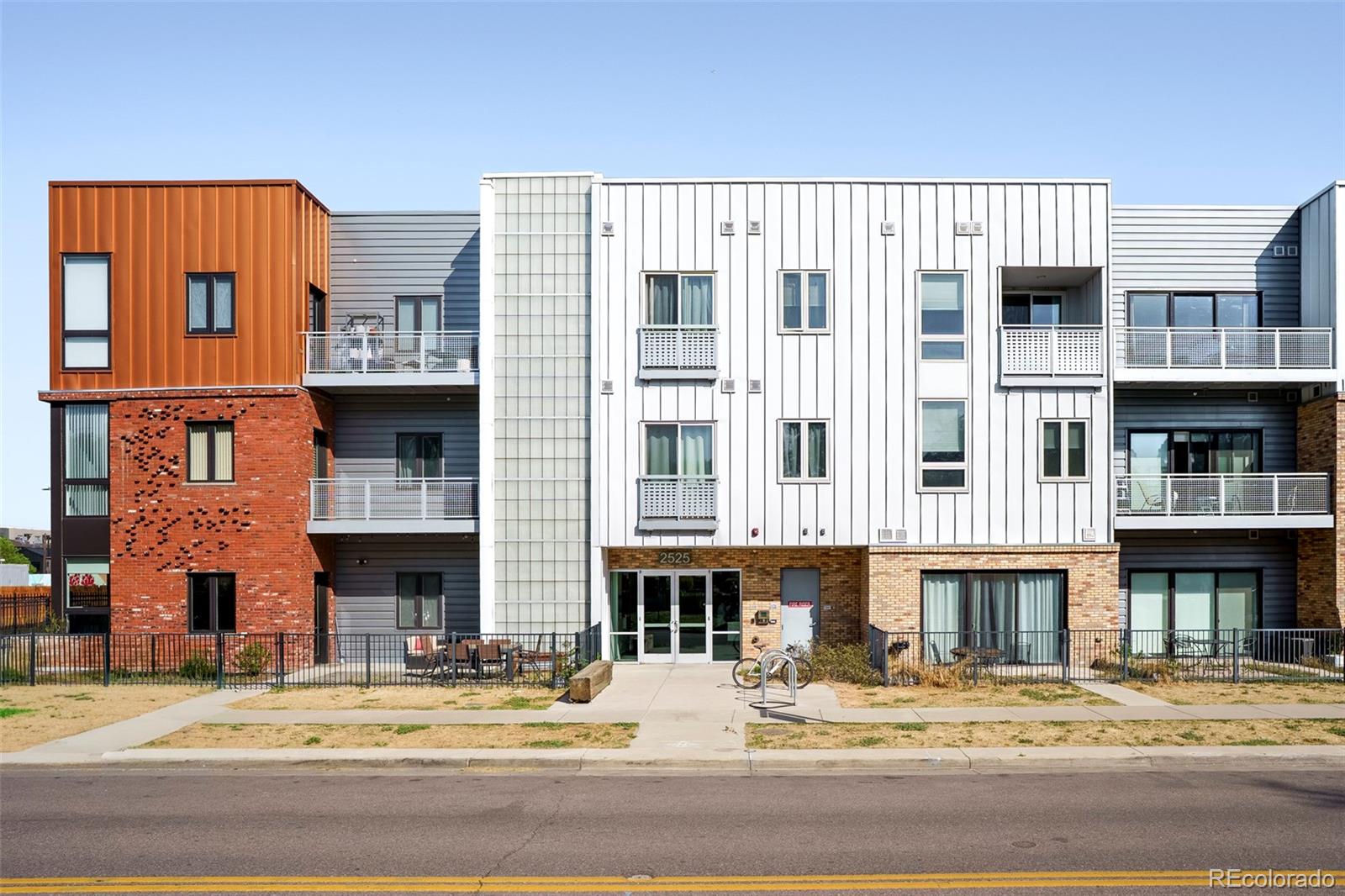 2525 Arapahoe Street Unit: RD114