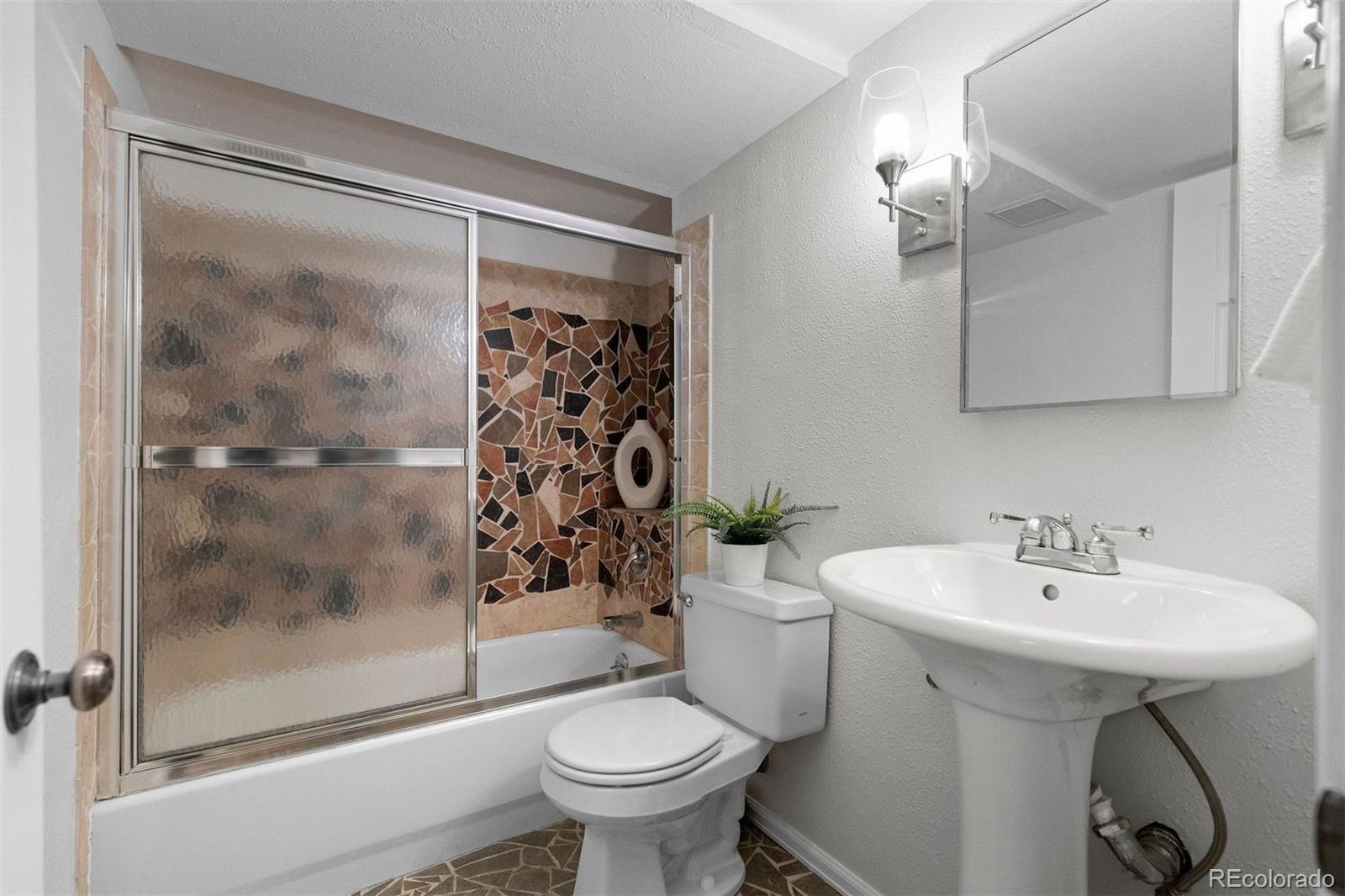 449 Wright Street Unit: 7