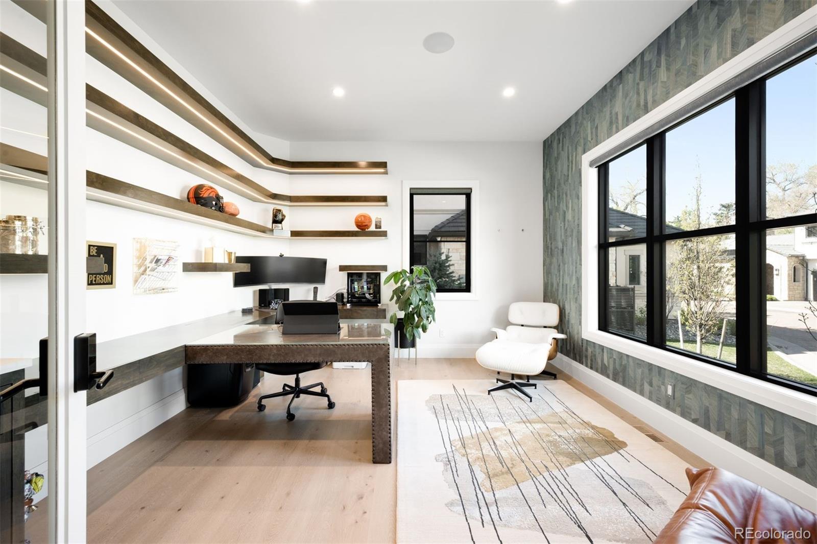 2821 E Cedar Avenue Unit: 2