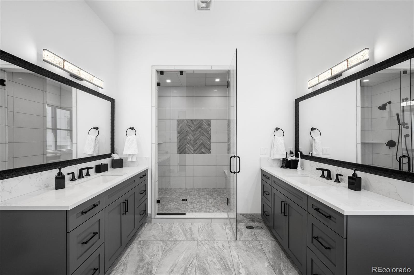 2821 E Cedar Avenue Unit: 2