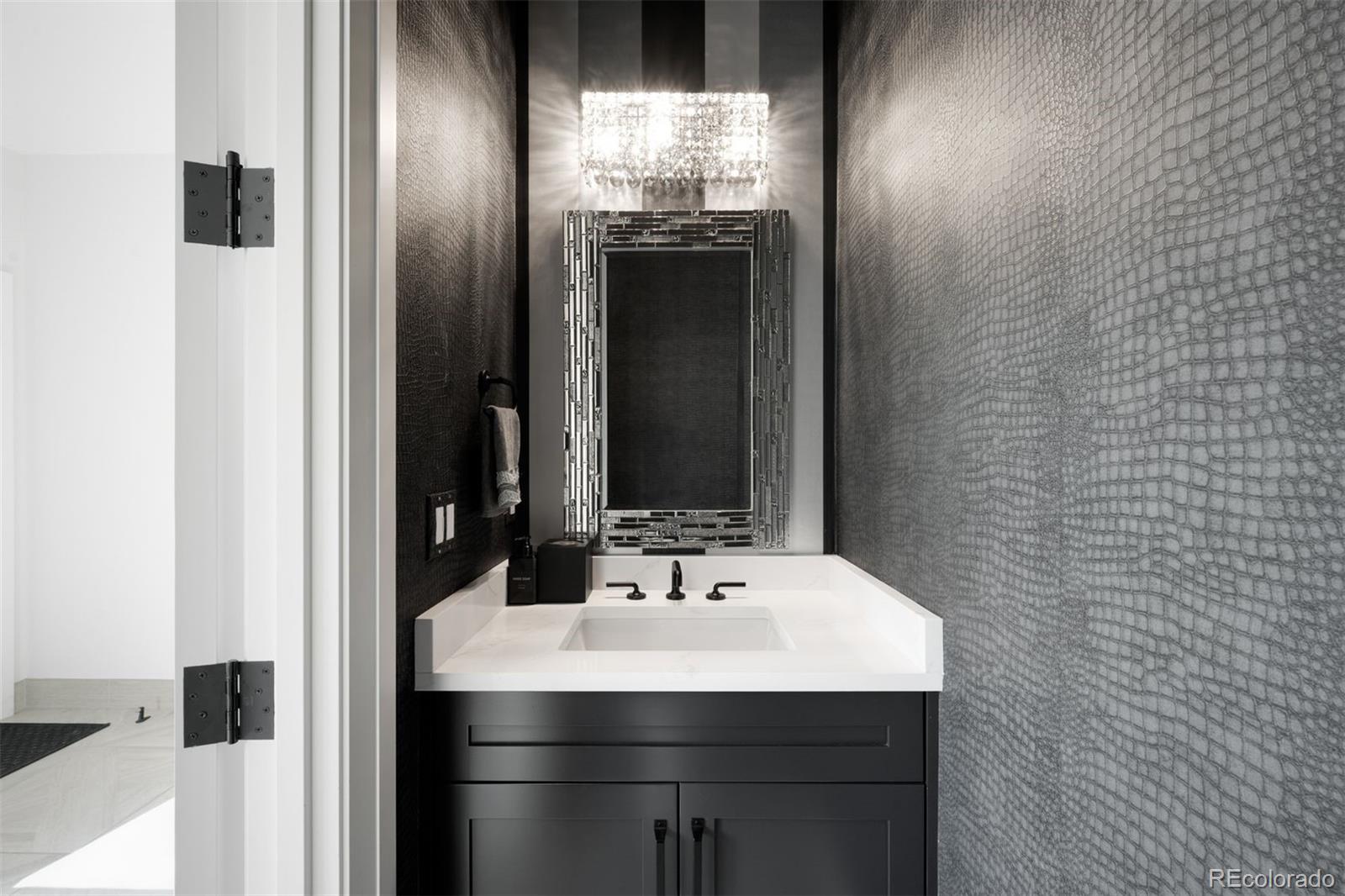 2821 E Cedar Avenue Unit: 2