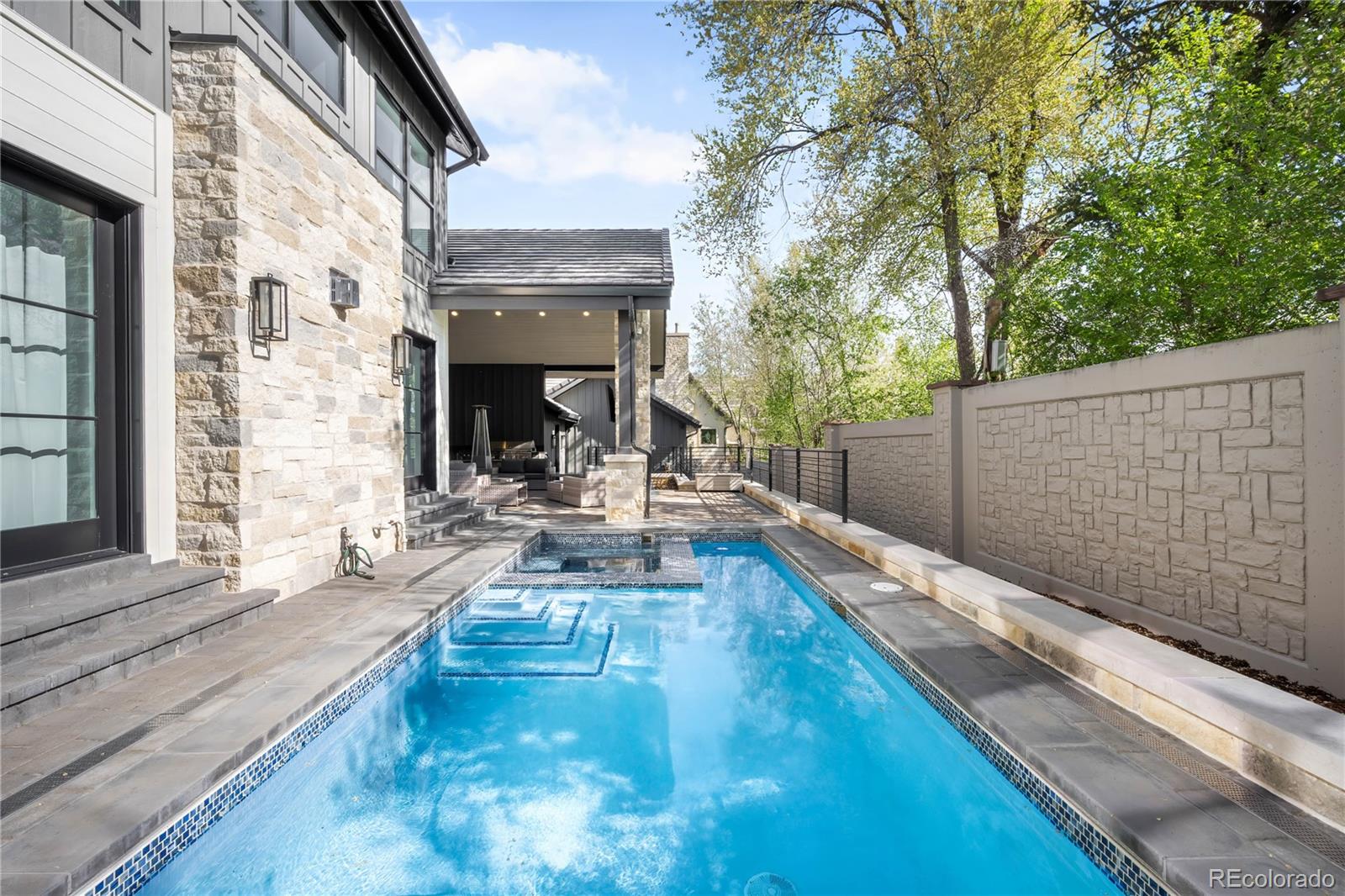 2821 E Cedar Avenue Unit: 2