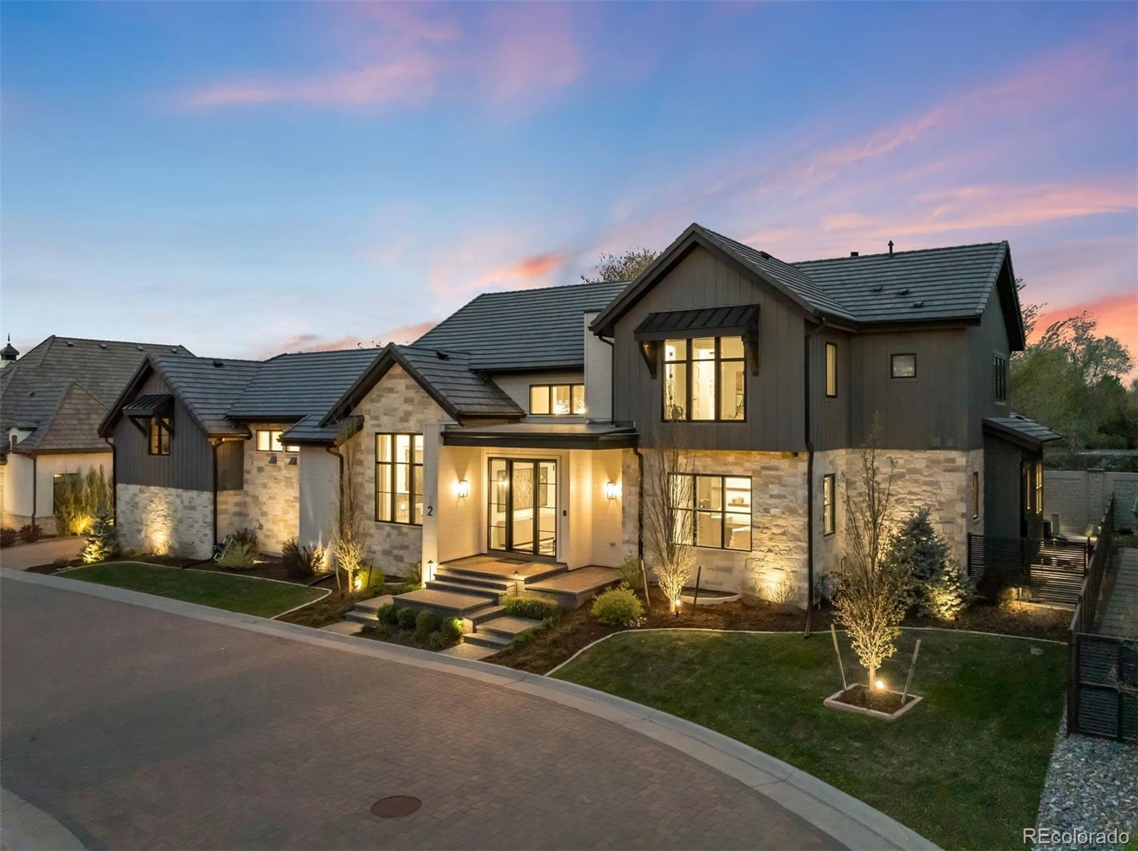 2821 E Cedar Avenue Unit: 2