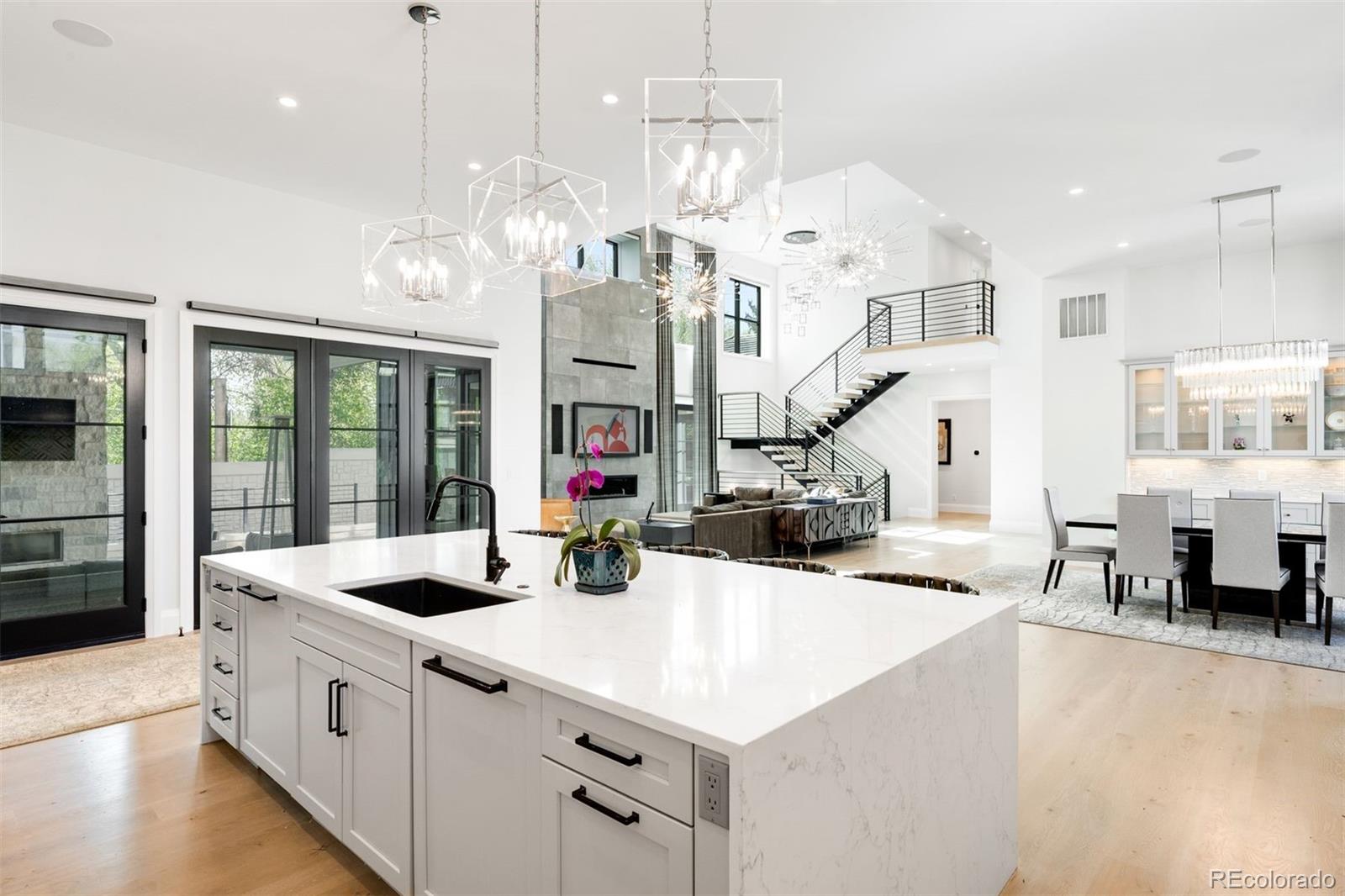 2821 E Cedar Avenue Unit: 2