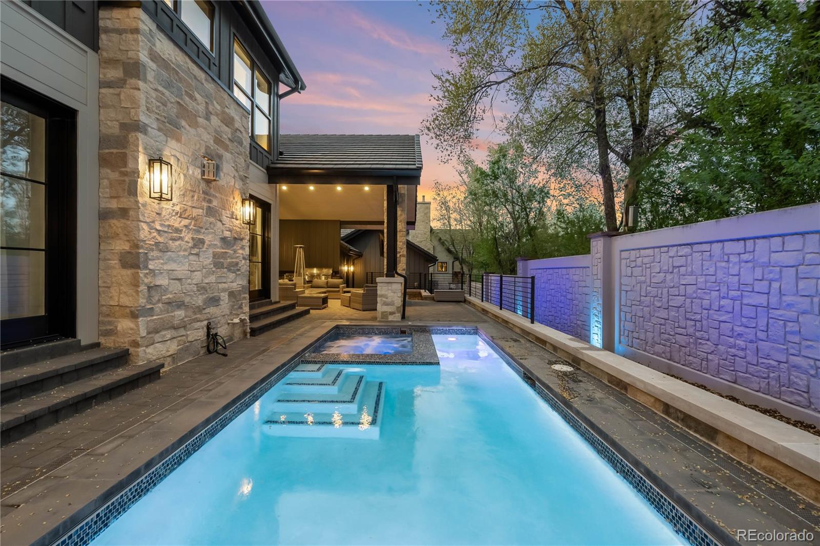 2821 E Cedar Avenue Unit: 2