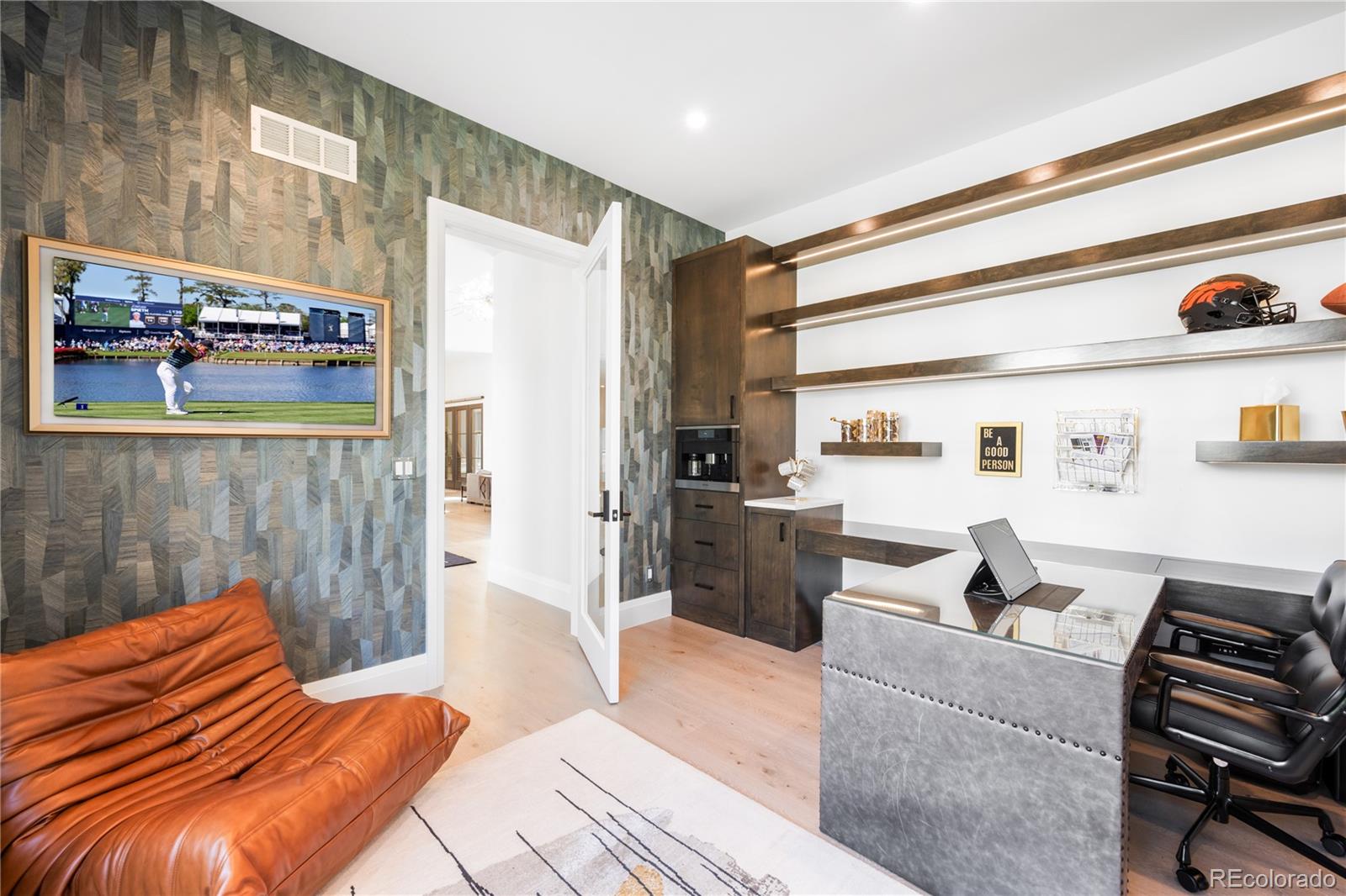 2821 E Cedar Avenue Unit: 2