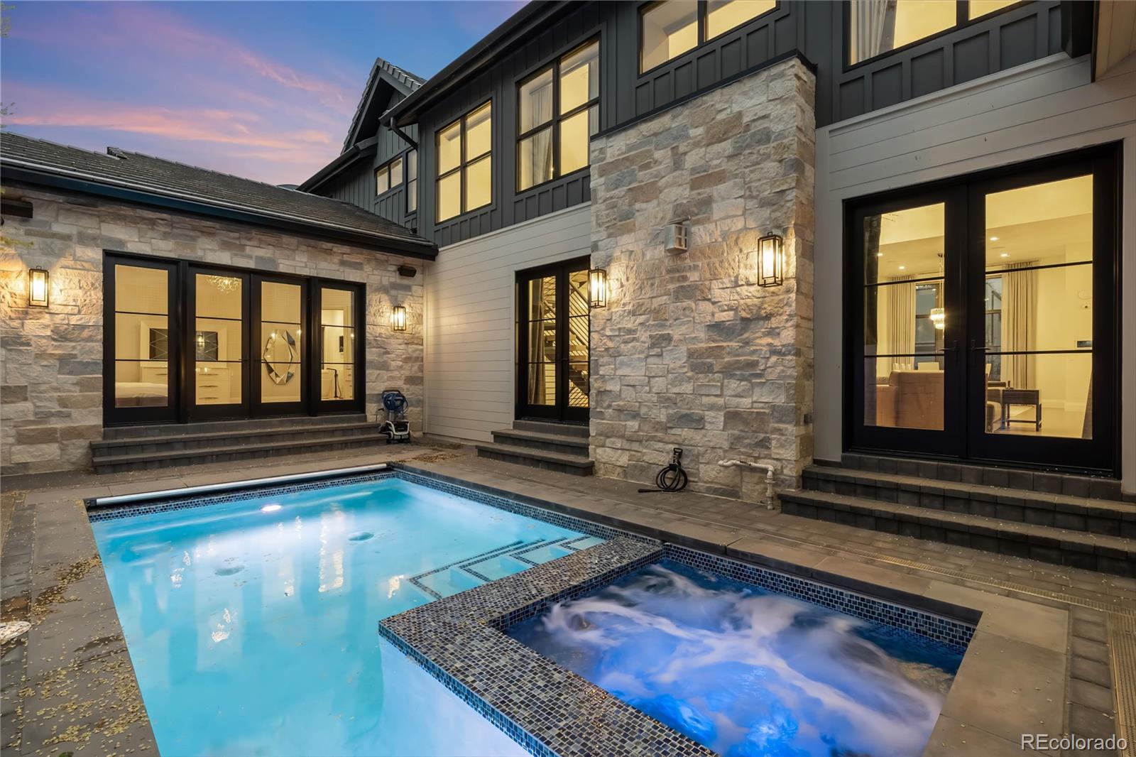 2821 E Cedar Avenue Unit: 2