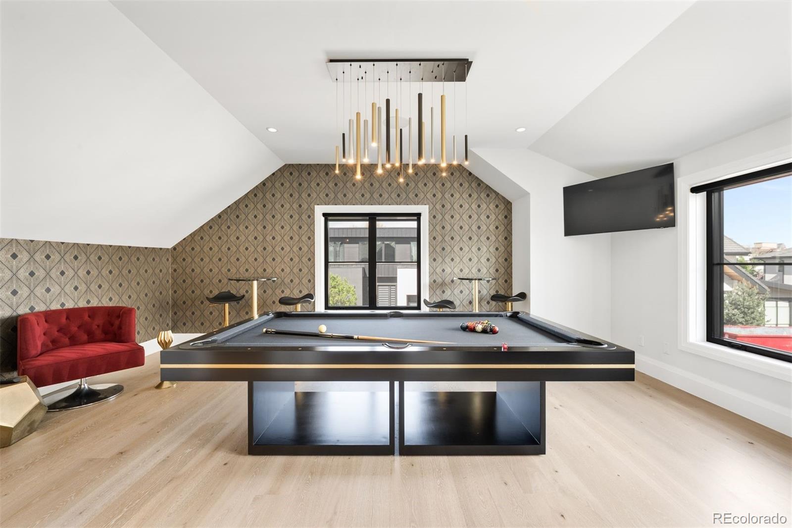 2821 E Cedar Avenue Unit: 2